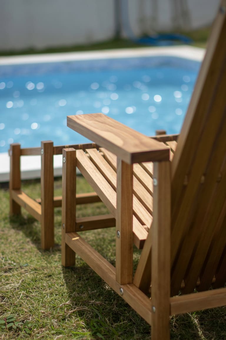 石垣島の民泊プールサイドに - EXA アウトドアファニチャー - マルゲリータお客様事例