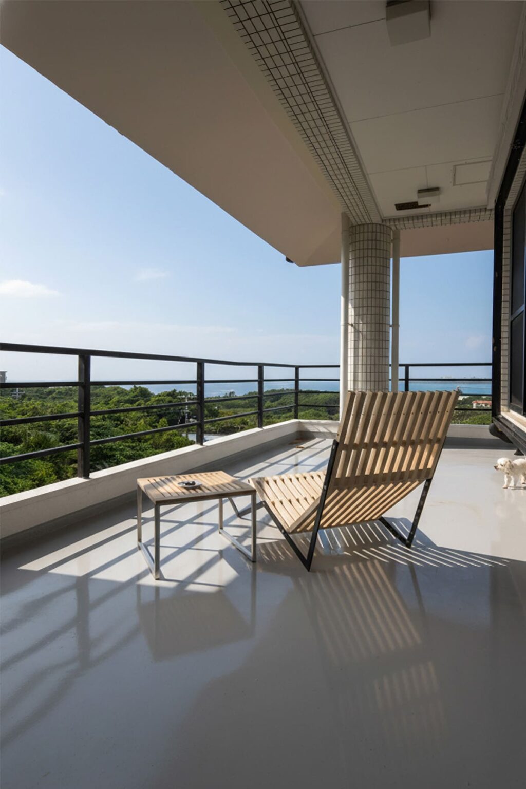 石垣島民泊のバルコニーに - EXA アウトドアファニチャー - マルゲリータお客様事例