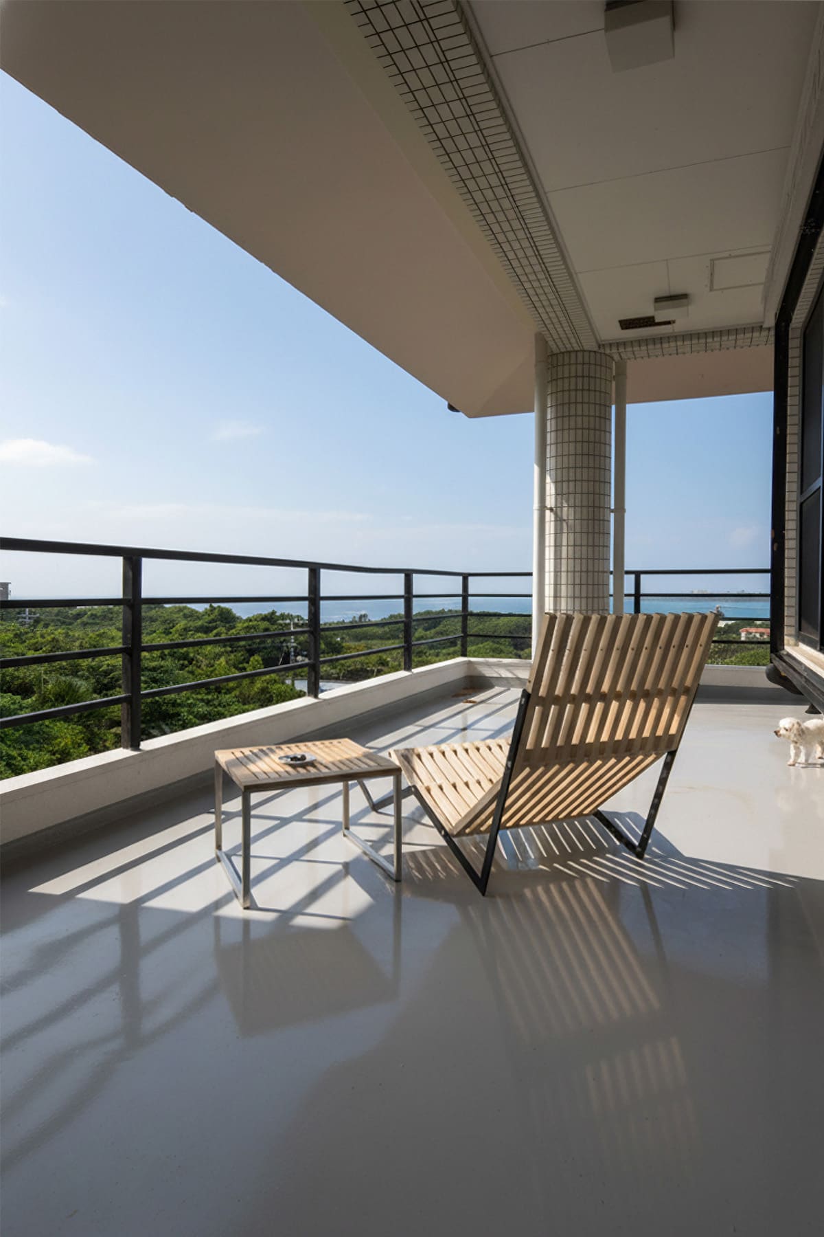 石垣島民泊のバルコニーに - EXA アウトドアファニチャー - マルゲリータお客様事例