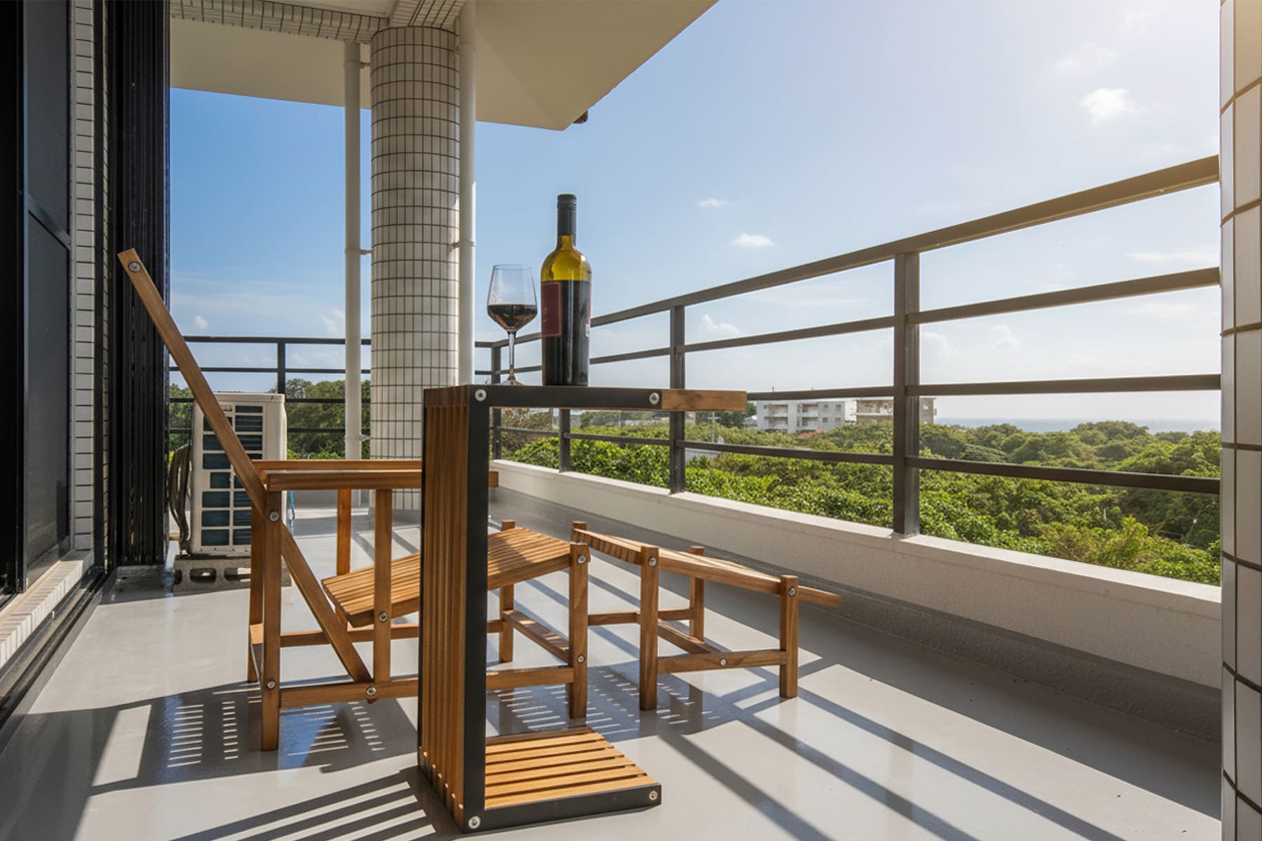 石垣島民泊のバルコニーに - EXA アウトドアファニチャー - マルゲリータお客様事例