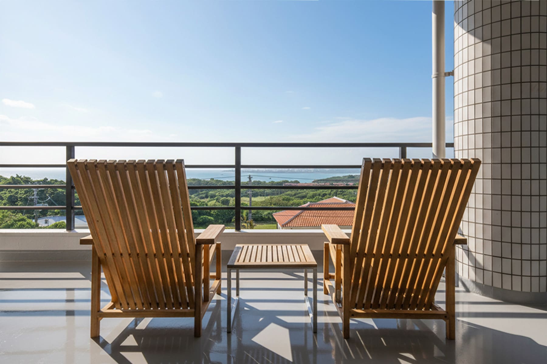 石垣島民泊のバルコニーに - EXA アウトドアファニチャー - マルゲリータお客様事例