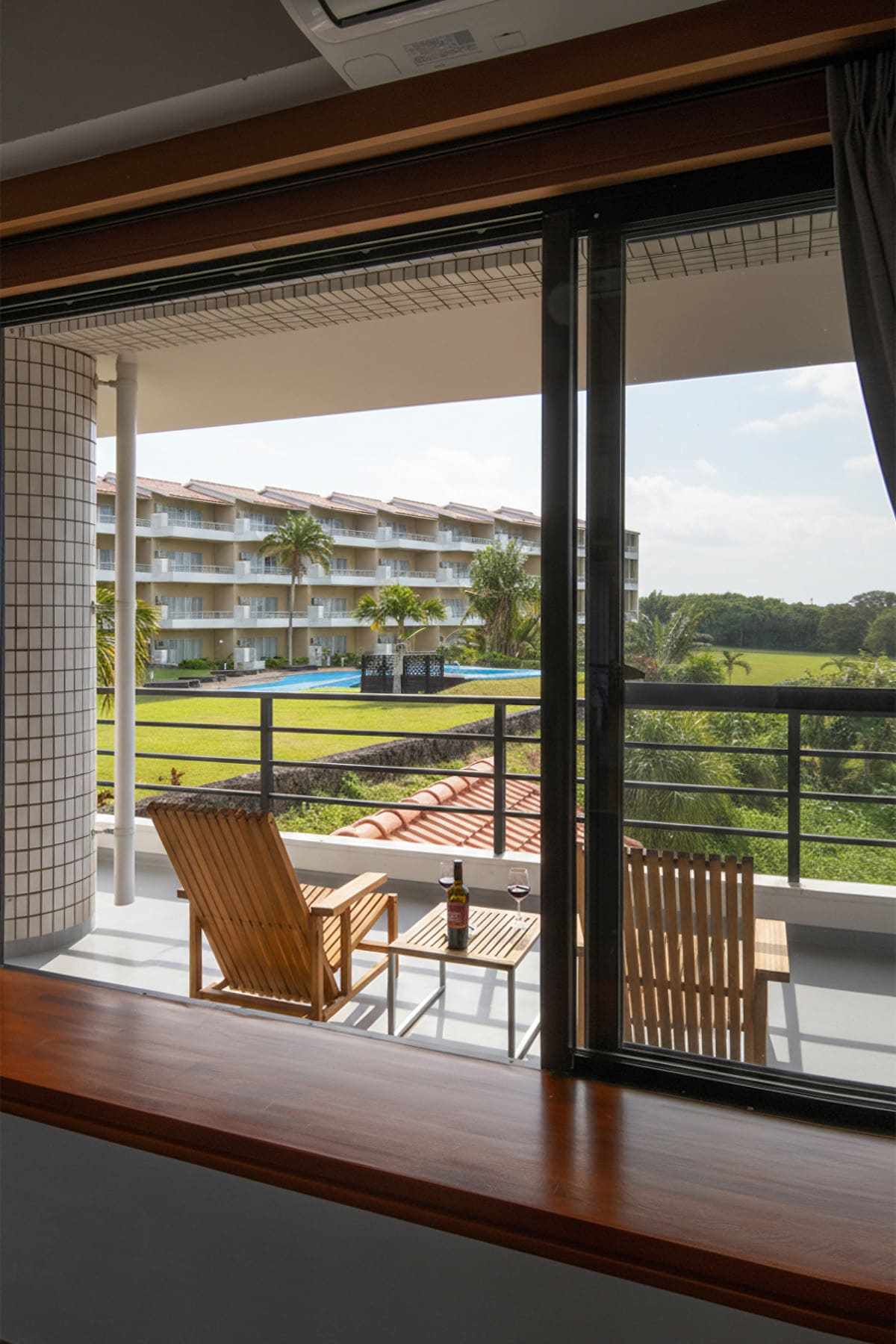 石垣島民泊のバルコニーに - EXA アウトドアファニチャー - マルゲリータお客様事例