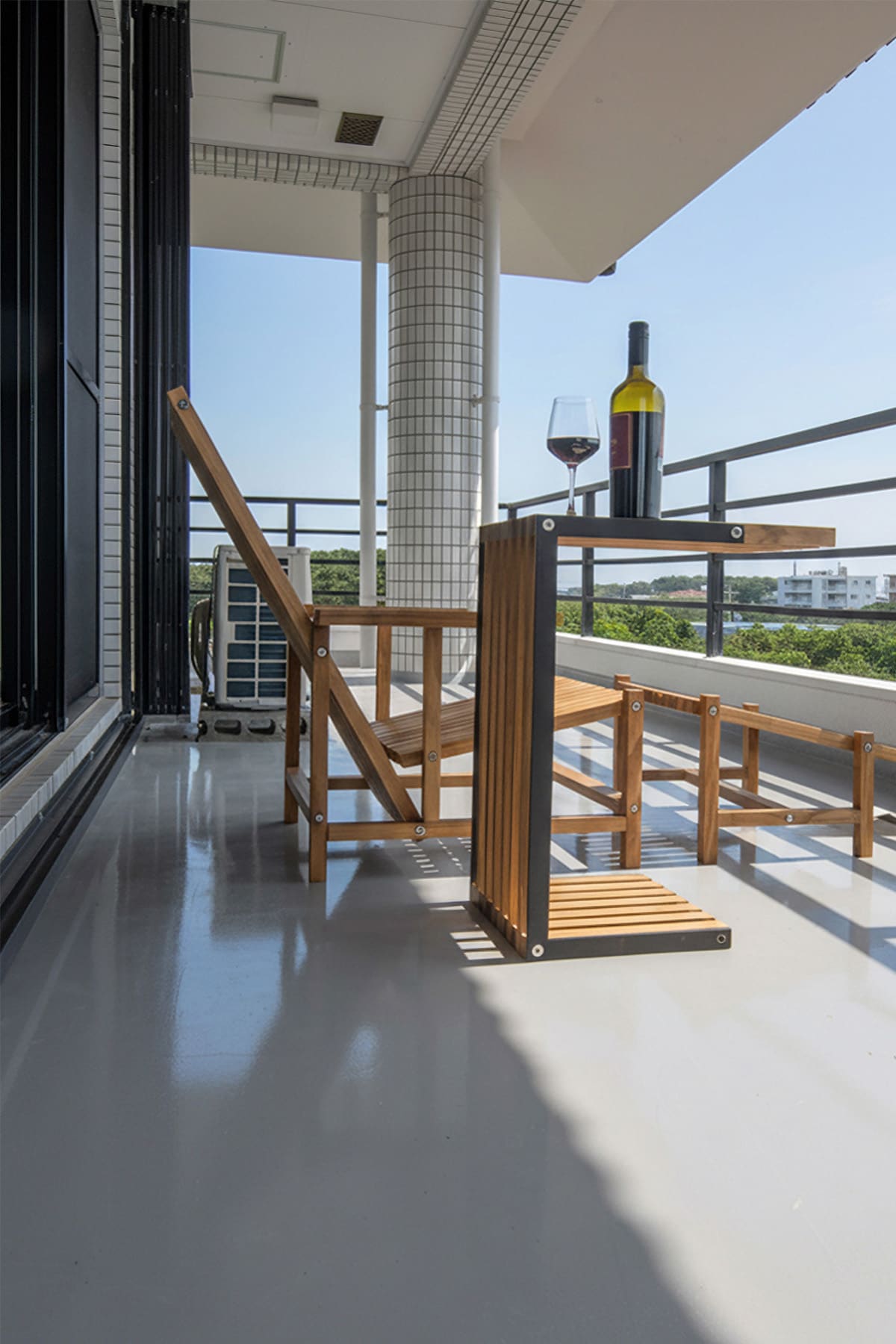 石垣島民泊のバルコニーに - EXA アウトドアファニチャー - マルゲリータお客様事例