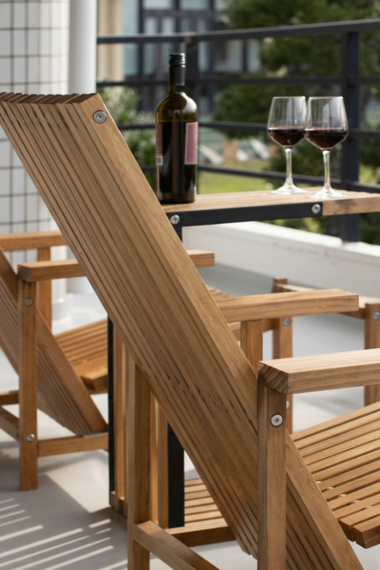 石垣島民泊のバルコニーに - EXA アウトドアファニチャー - マルゲリータお客様事例