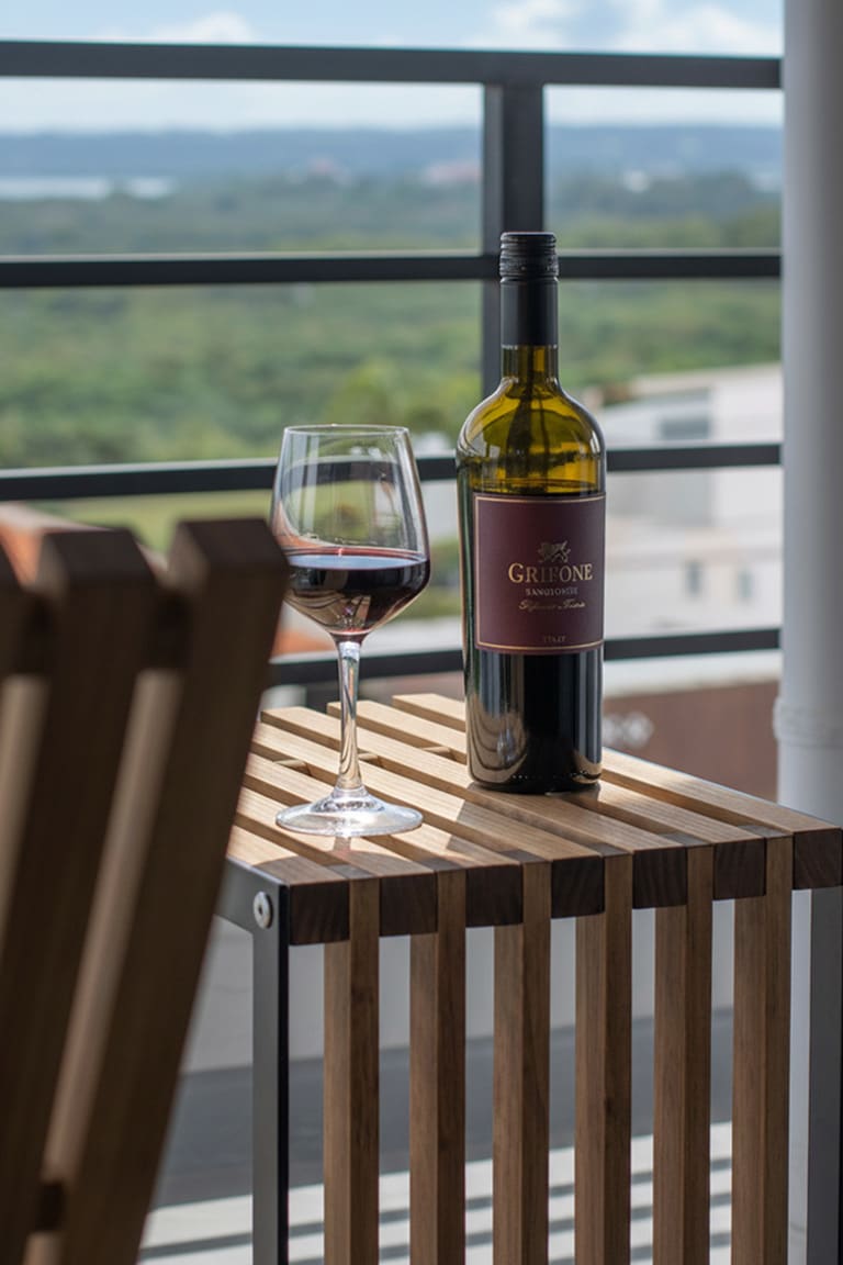 石垣島民泊のバルコニーに - EXA アウトドアファニチャー - マルゲリータお客様事例