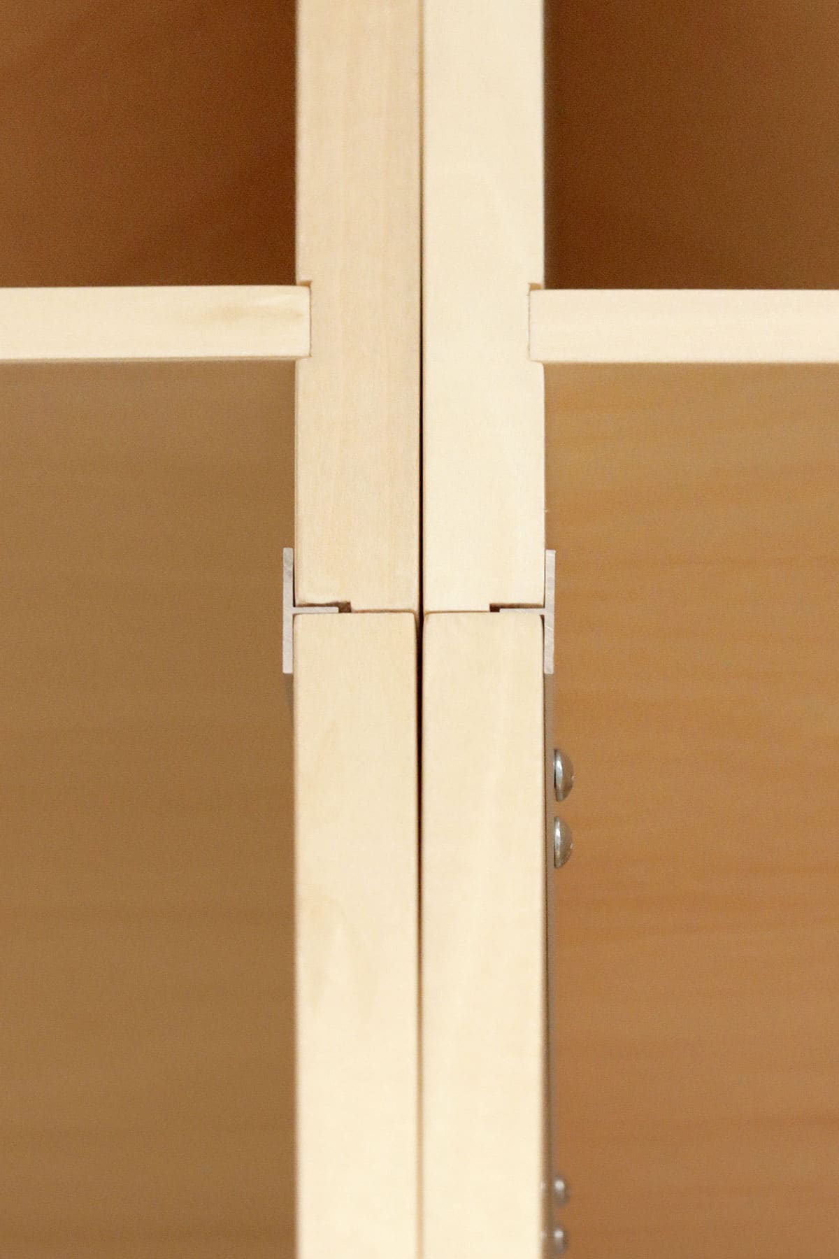 早稲田大学・早稲田キャンパス27号館 - Shelf 壁一面の本棚 奥行350mm - マルゲリータお客様事例