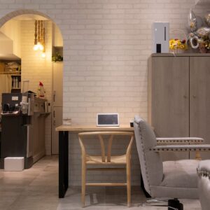 美容室「NIKA（ニカ）」様の店内に - Studio ワークデスク - マルゲリータお客様事例