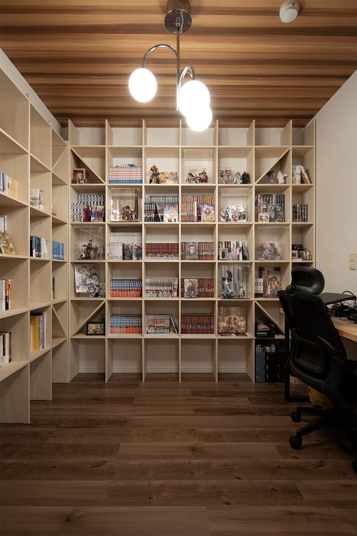 書斎コーナーの本棚 - Shelf 壁一面の本棚 奥行250mm - マルゲリータお客様事例
