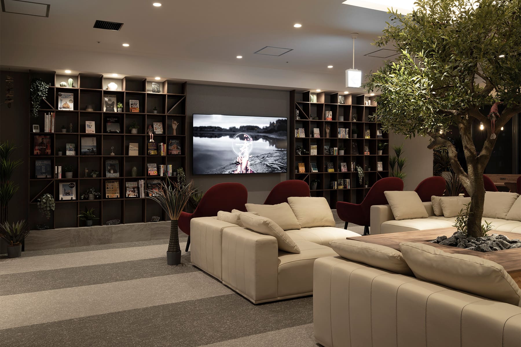 かのほてる＆CABIN 千葉蘇我 - Shelf 壁一面の本棚 奥行250mm - マルゲリータお客様事例