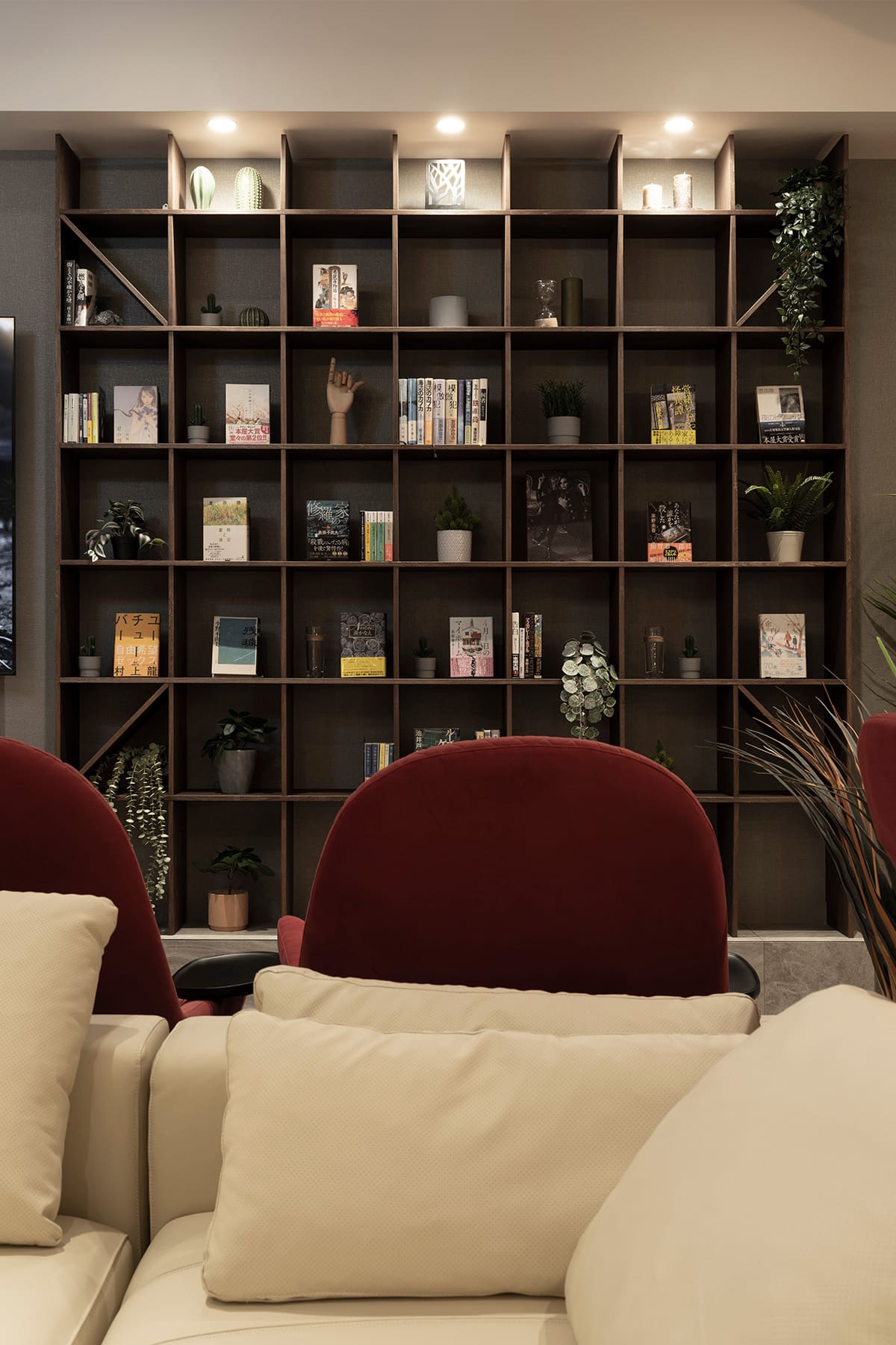 かのほてる＆CABIN 千葉蘇我 - Shelf 壁一面の本棚 奥行250mm - マルゲリータお客様事例
