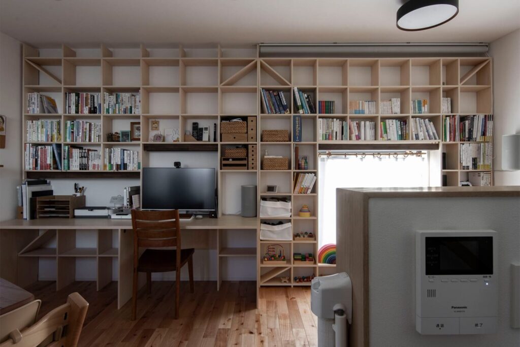 リビングに置くおしゃれな机　勉強・子供用・収納付きのおすすめデスクをご紹介