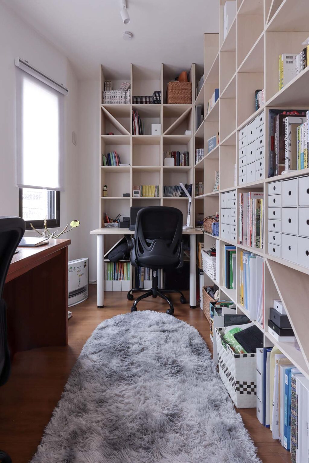 コンパクトでおしゃれな学習机 シンプルでリビングにも合う長く使える机とは