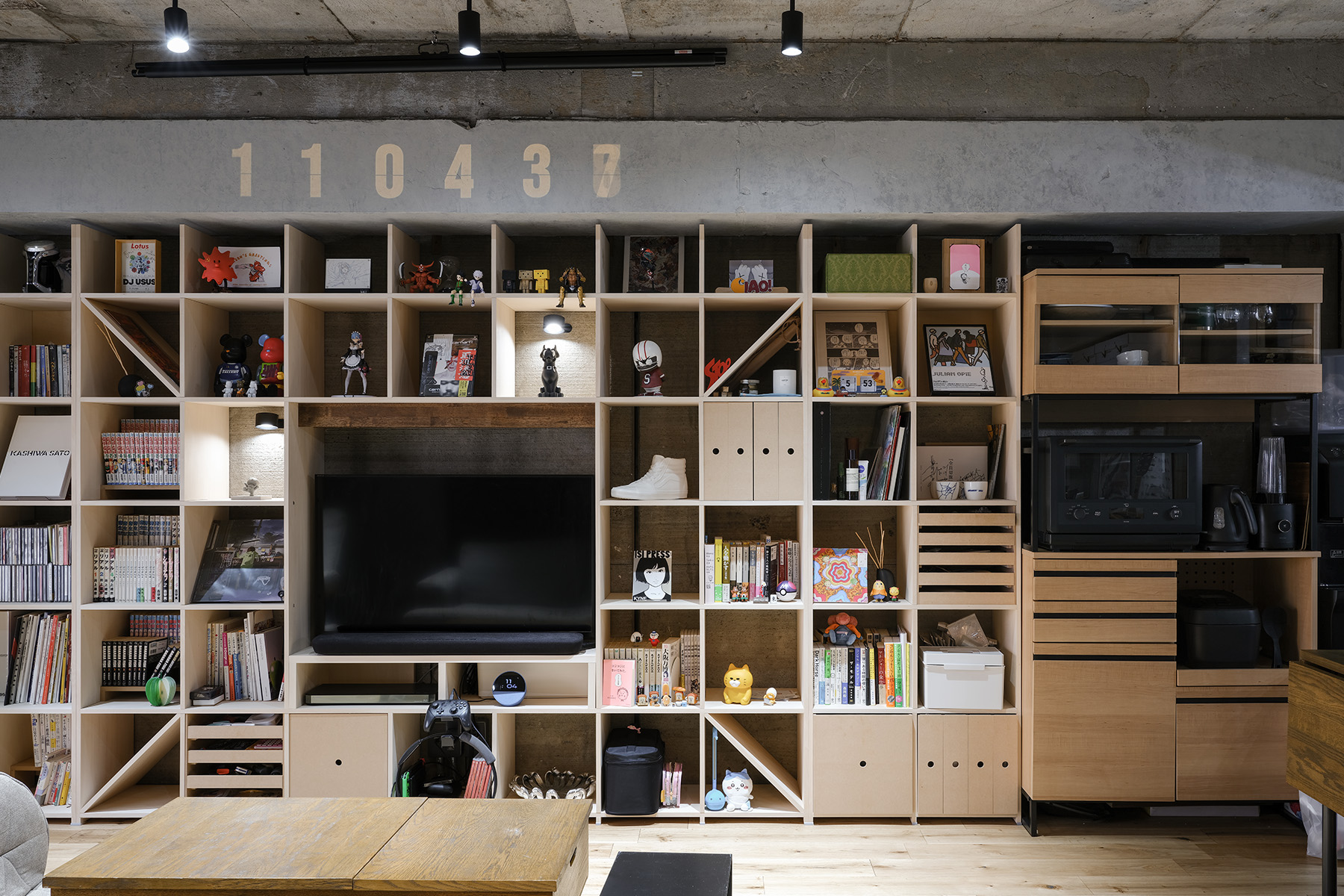 大きなリビングボード - Shelf 壁一面の本棚 奥行350mm - マルゲリータお客様事例