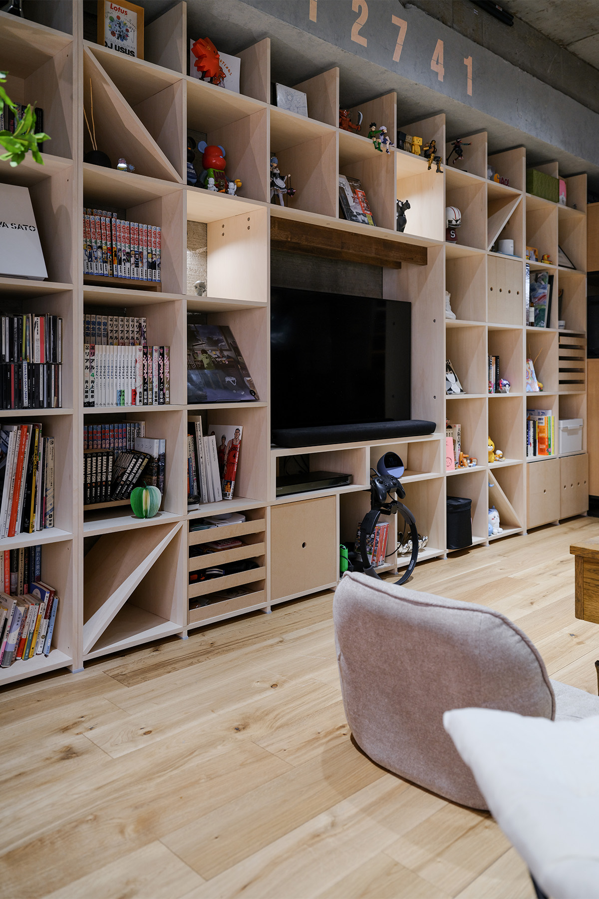 大きなリビングボード - Shelf 壁一面の本棚 奥行350mm - マルゲリータお客様事例
