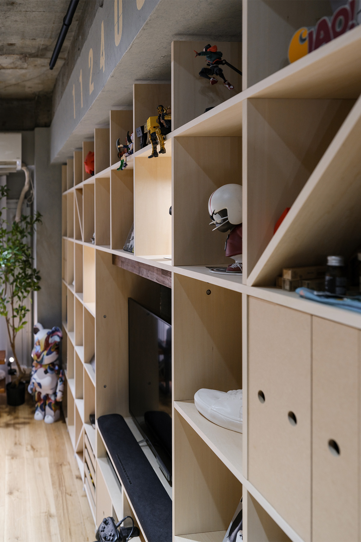 大きなリビングボード - Shelf 壁一面の本棚 奥行350mm - マルゲリータお客様事例