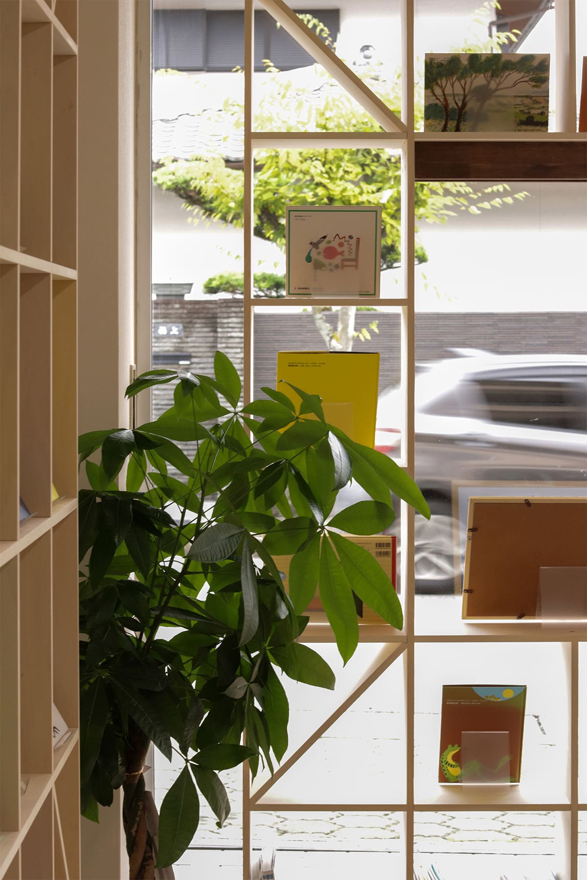 株式会社えほん不動産　様 - Shelf 壁一面の本棚 奥行250mm - マルゲリータお客様事例