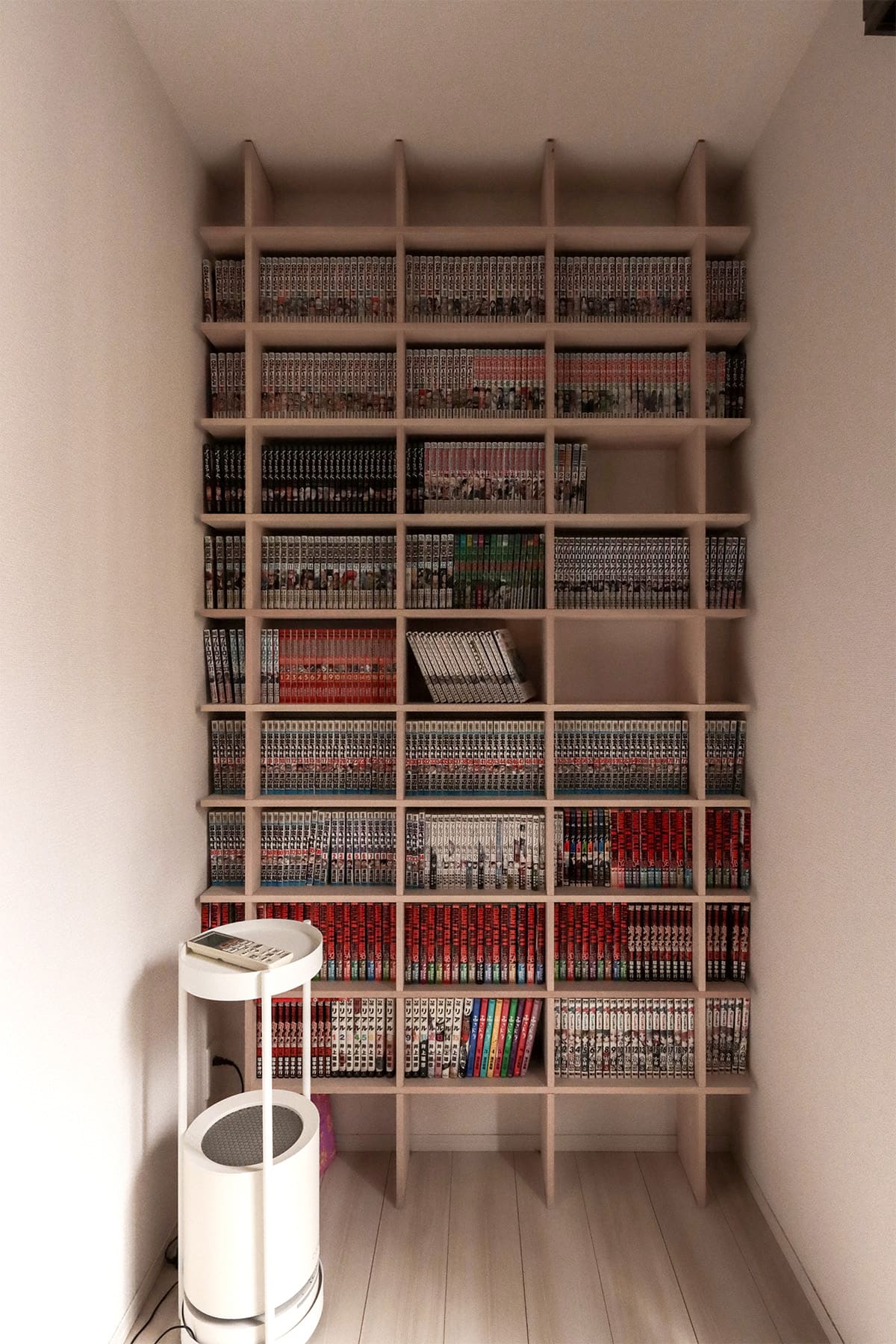 リビングと寝室のコミック本棚 - Shelf 壁一面のコミック本棚 奥行180mm - マルゲリータお客様事例