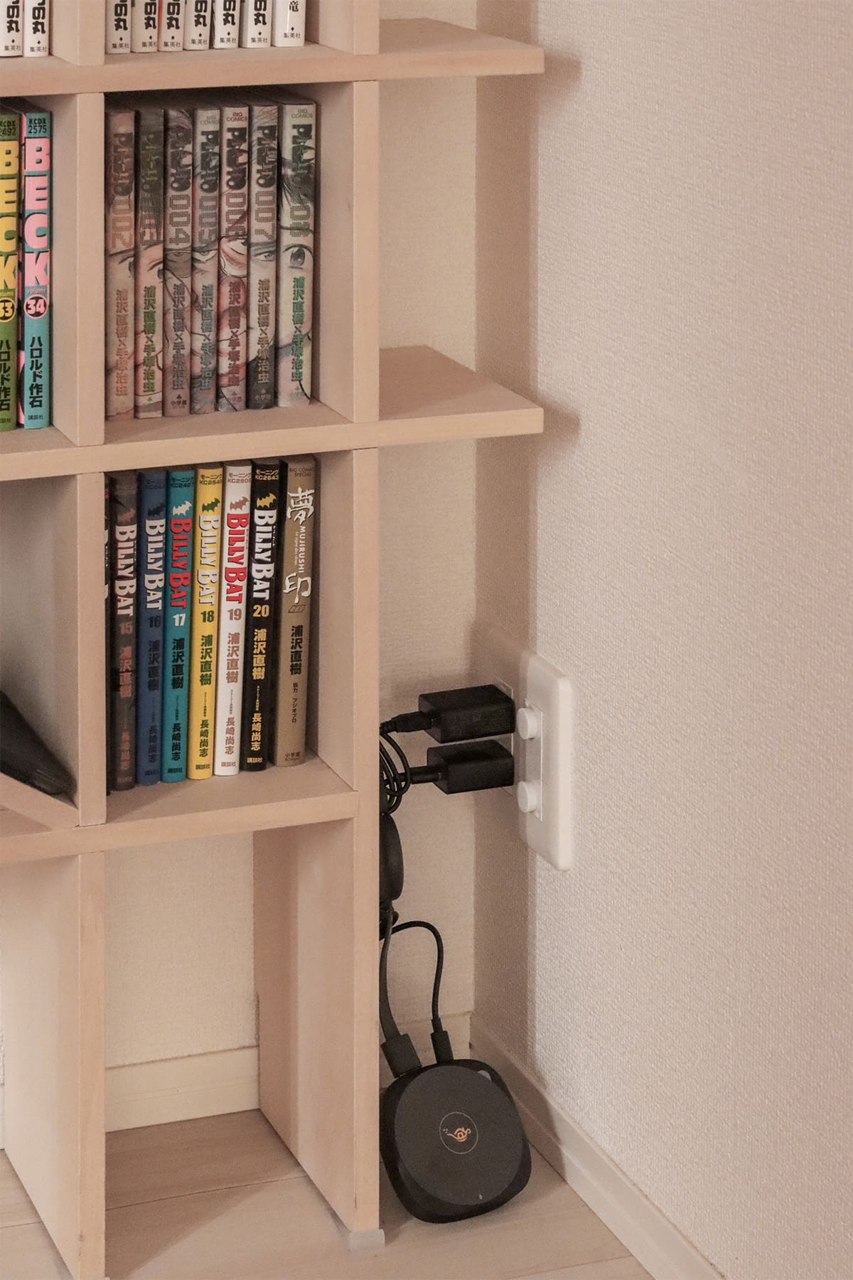 リビングと寝室のコミック本棚 - Shelf 壁一面のコミック本棚 奥行180mm - マルゲリータお客様事例