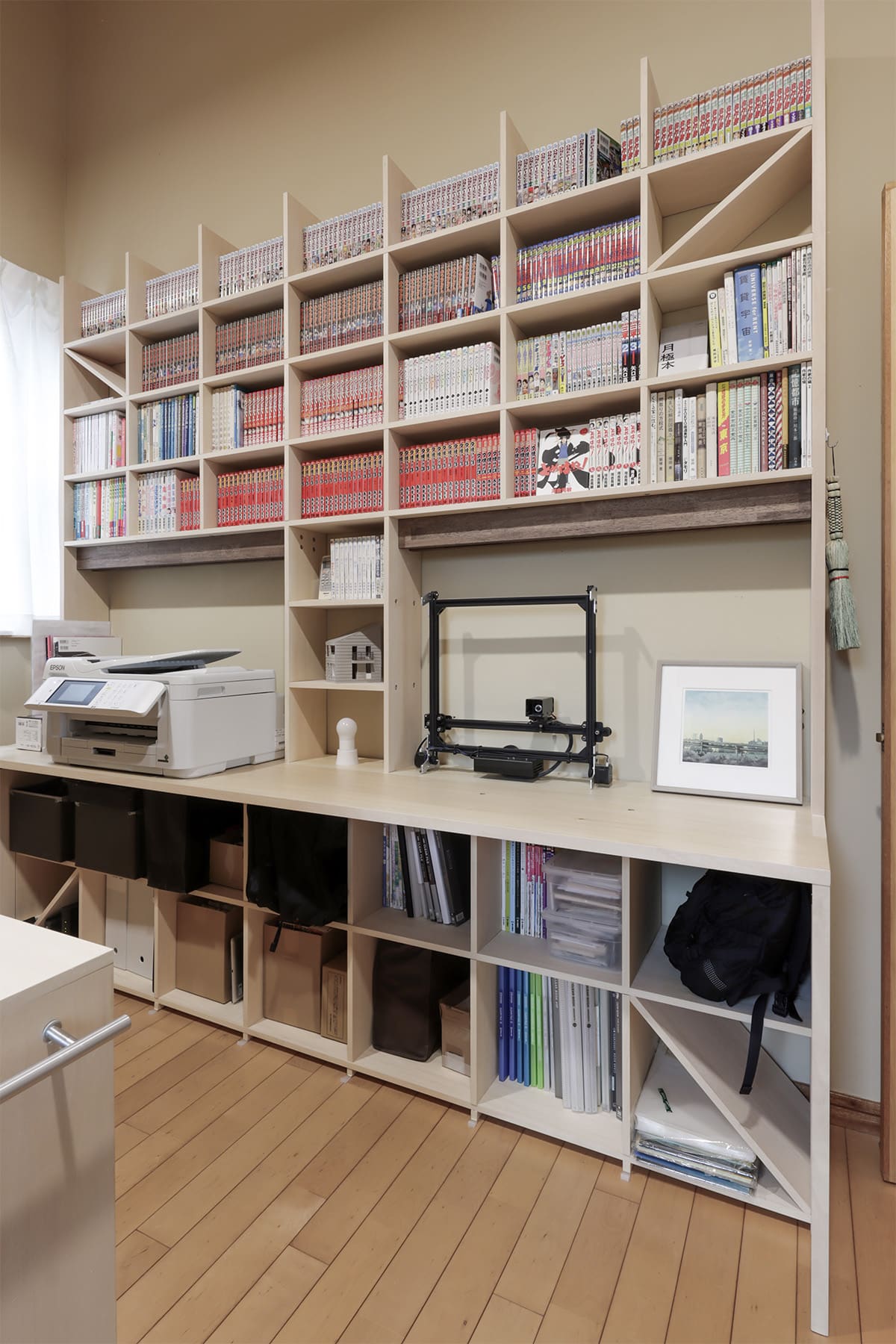 川の字に並ぶ本棚で構成した、二つのワークスペース - Shelf 壁一面の本棚 奥行350mm - マルゲリータお客様事例