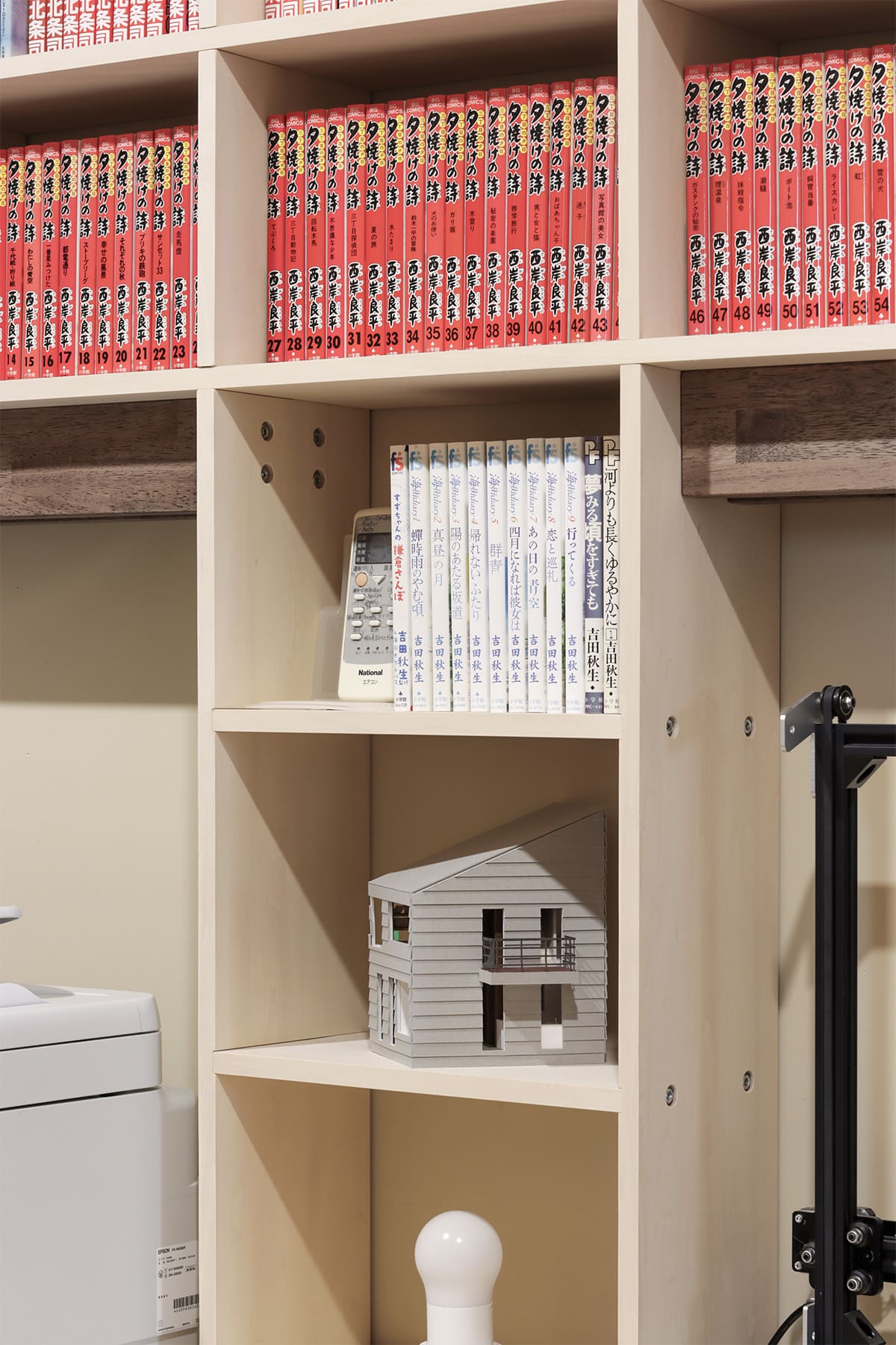 川の字に並ぶ本棚で構成した、二つのワークスペース - Shelf 壁一面の本棚 奥行350mm - マルゲリータお客様事例