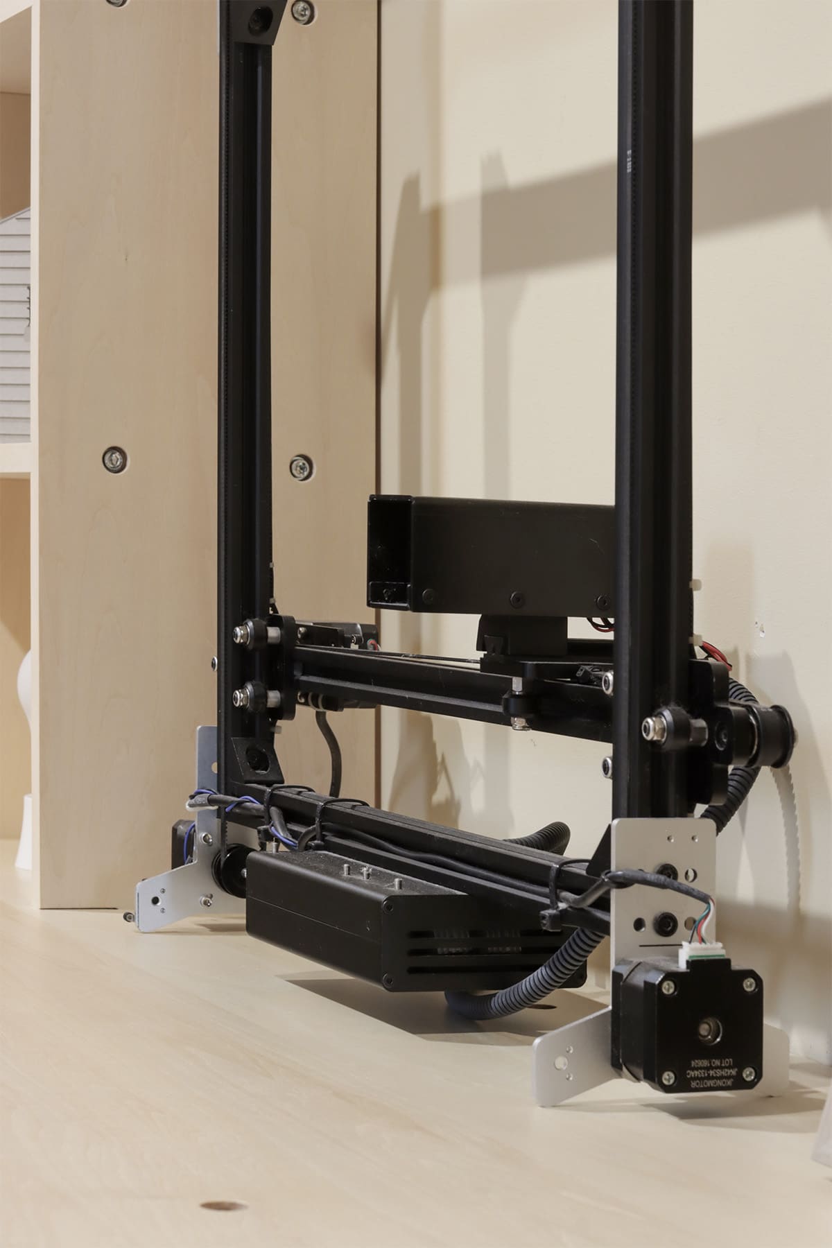 川の字に並ぶ本棚で構成した、二つのワークスペース - Shelf 壁一面の本棚 奥行350mm - マルゲリータお客様事例