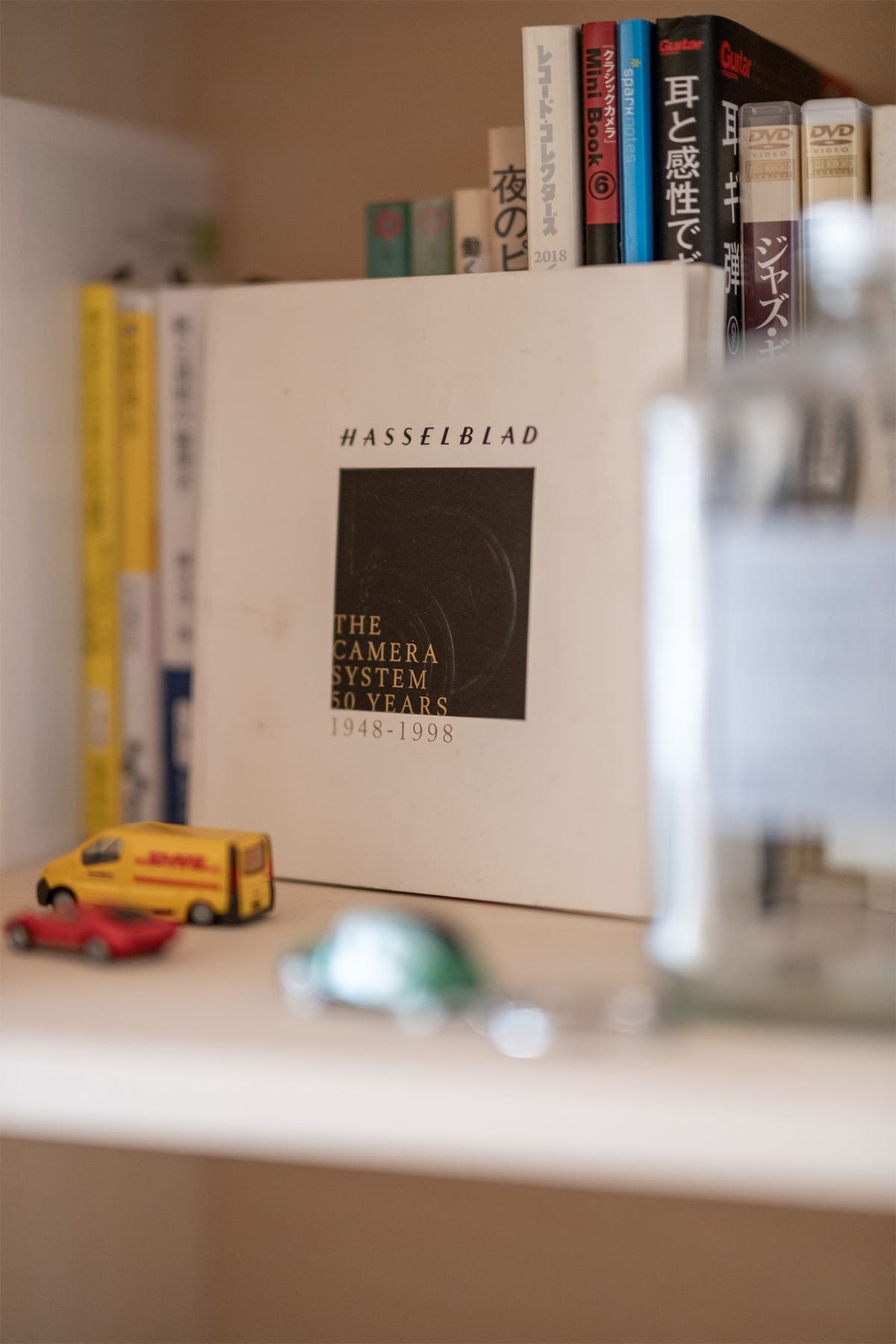 音楽のある書斎を支える壁面構成 - Shelf カウンター付き本棚 - マルゲリータお客様事例