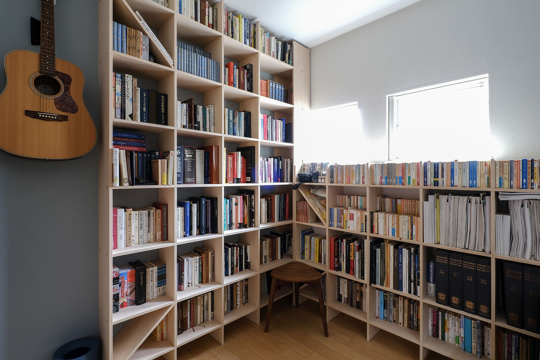 書斎および子供部屋の本棚 - Shelf 壁一面の本棚 奥行250mm - マルゲリータお客様事例