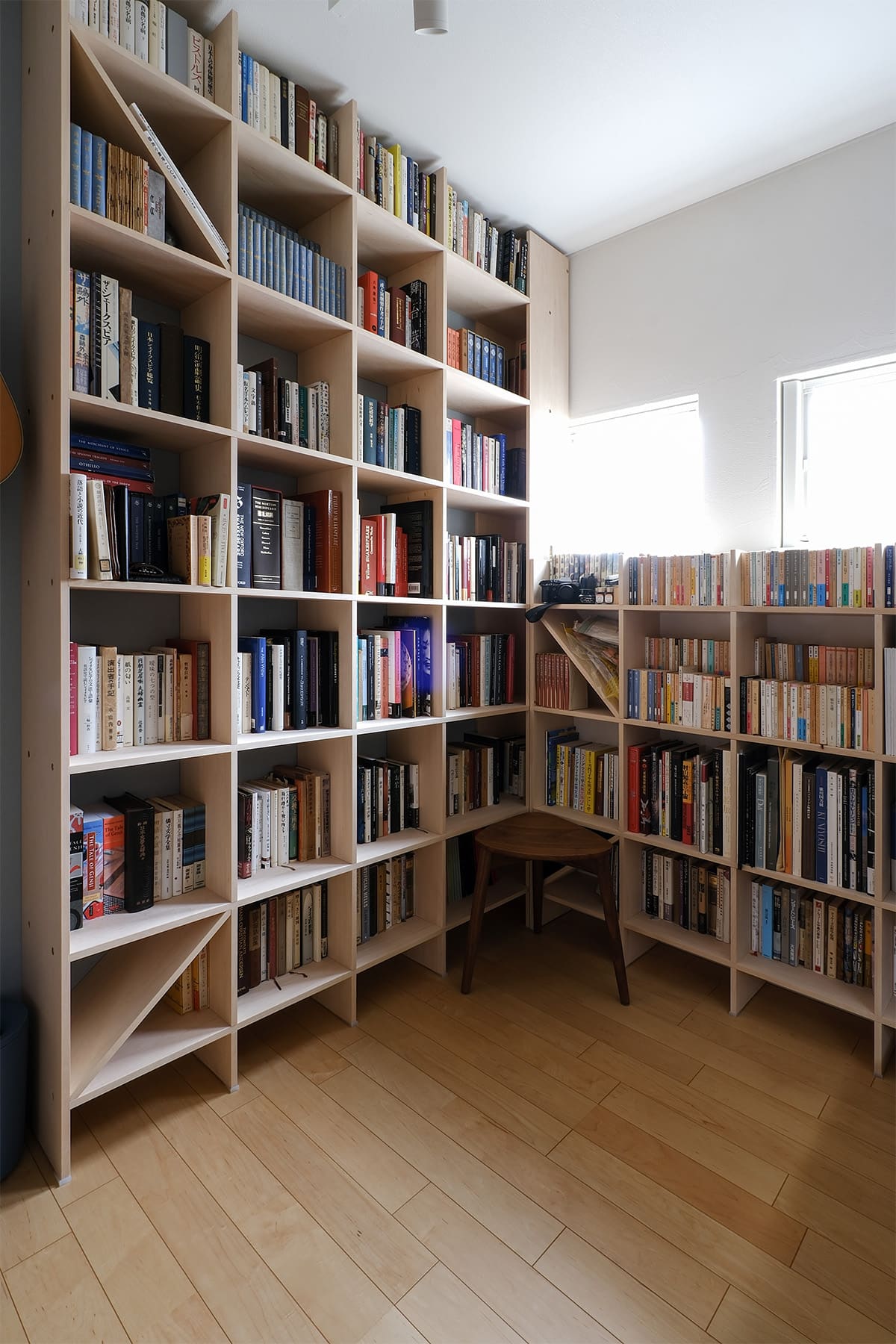 書斎および子供部屋の本棚 - Shelf 壁一面の本棚 奥行250mm - マルゲリータお客様事例
