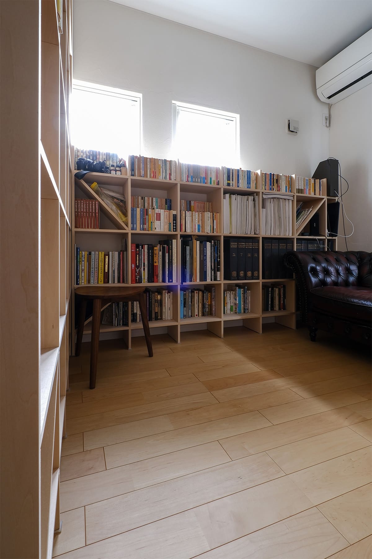 書斎および子供部屋の本棚 - Shelf 壁一面の本棚 奥行250mm - マルゲリータお客様事例