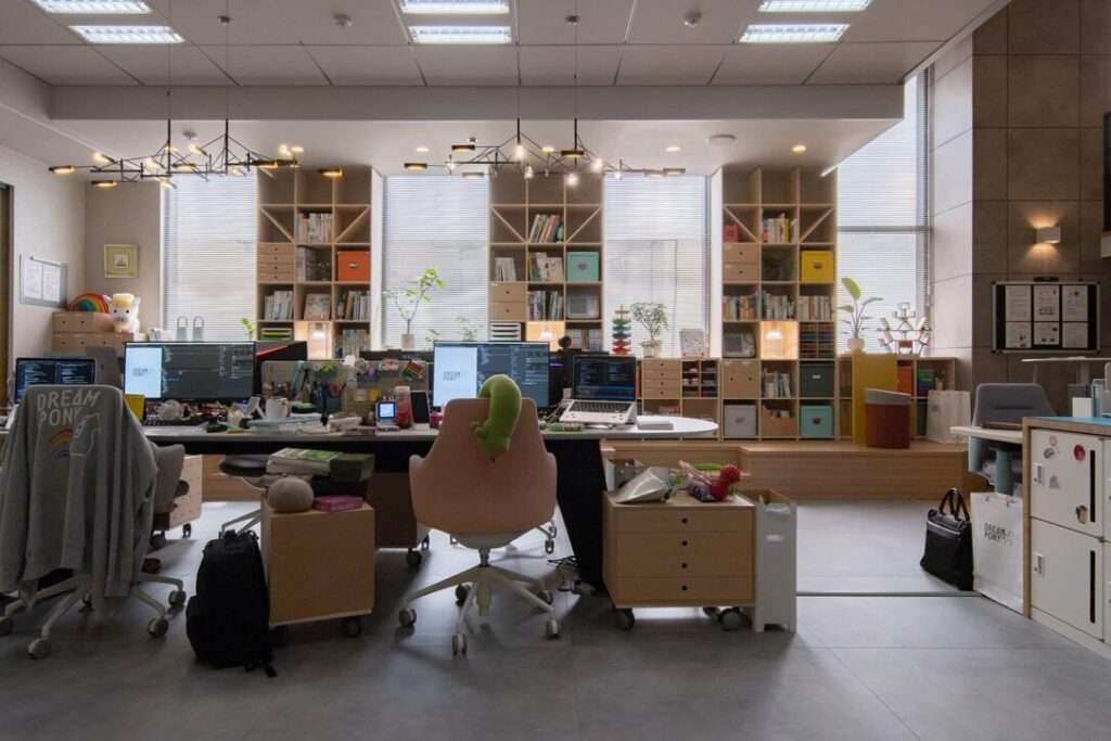オフィスのオーダー家具はセミオーダーがおすすめ 多彩な実例をご紹介