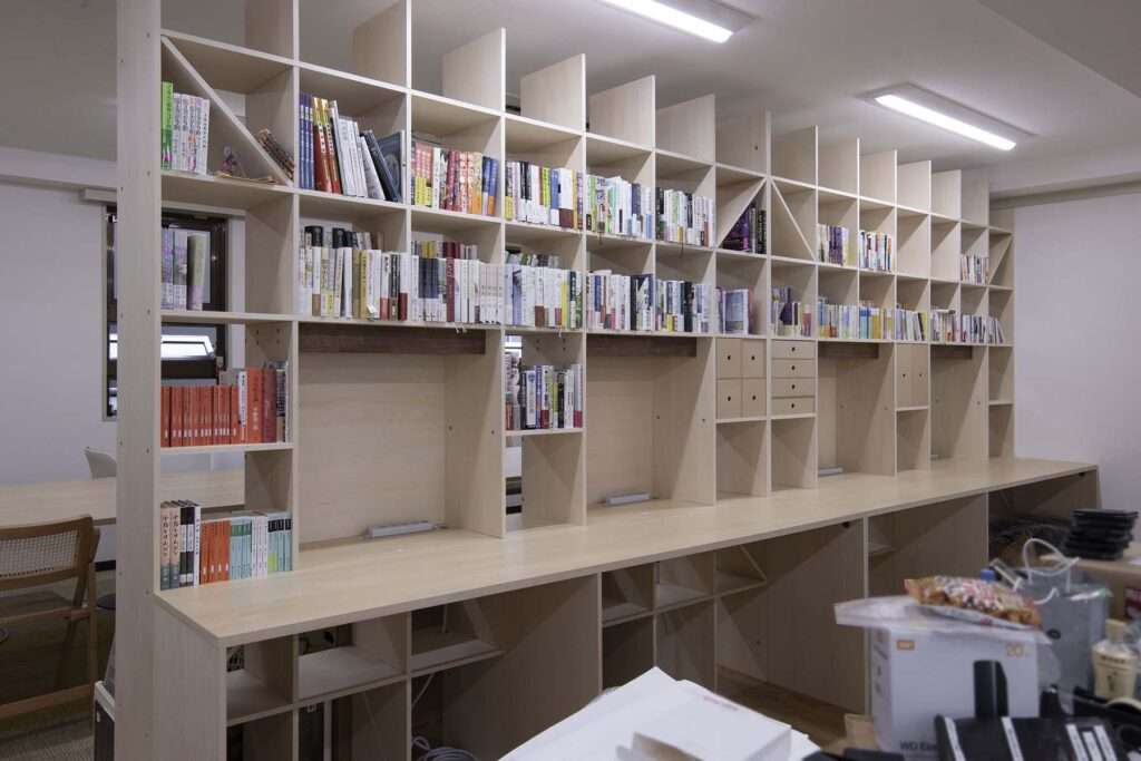 オフィスのオーダー家具はセミオーダーがおすすめ 多彩な実例をご紹介