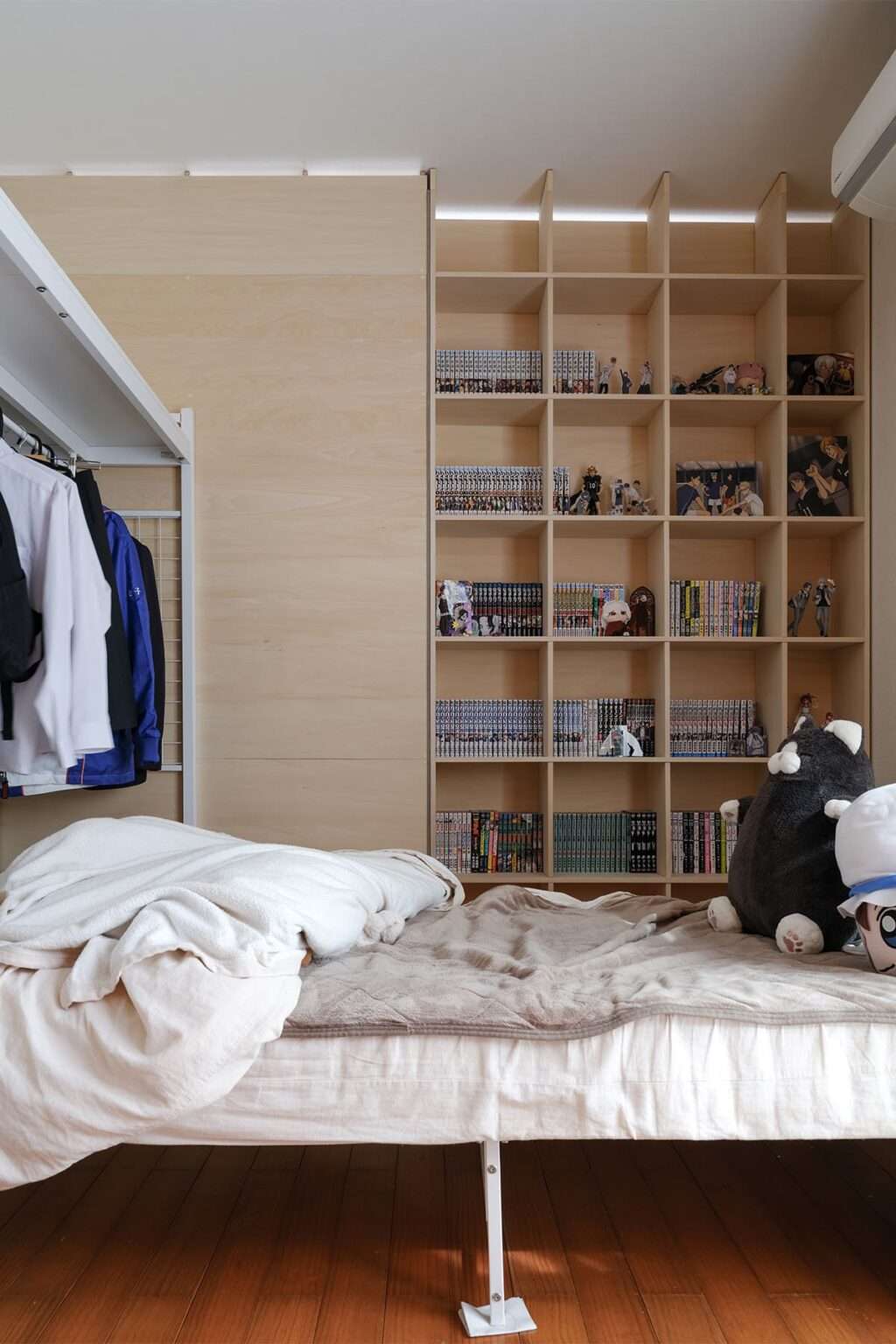 子供部屋の間仕切り本棚 - Shelf 壁一面の本棚 奥行250mm - マルゲリータお客様事例