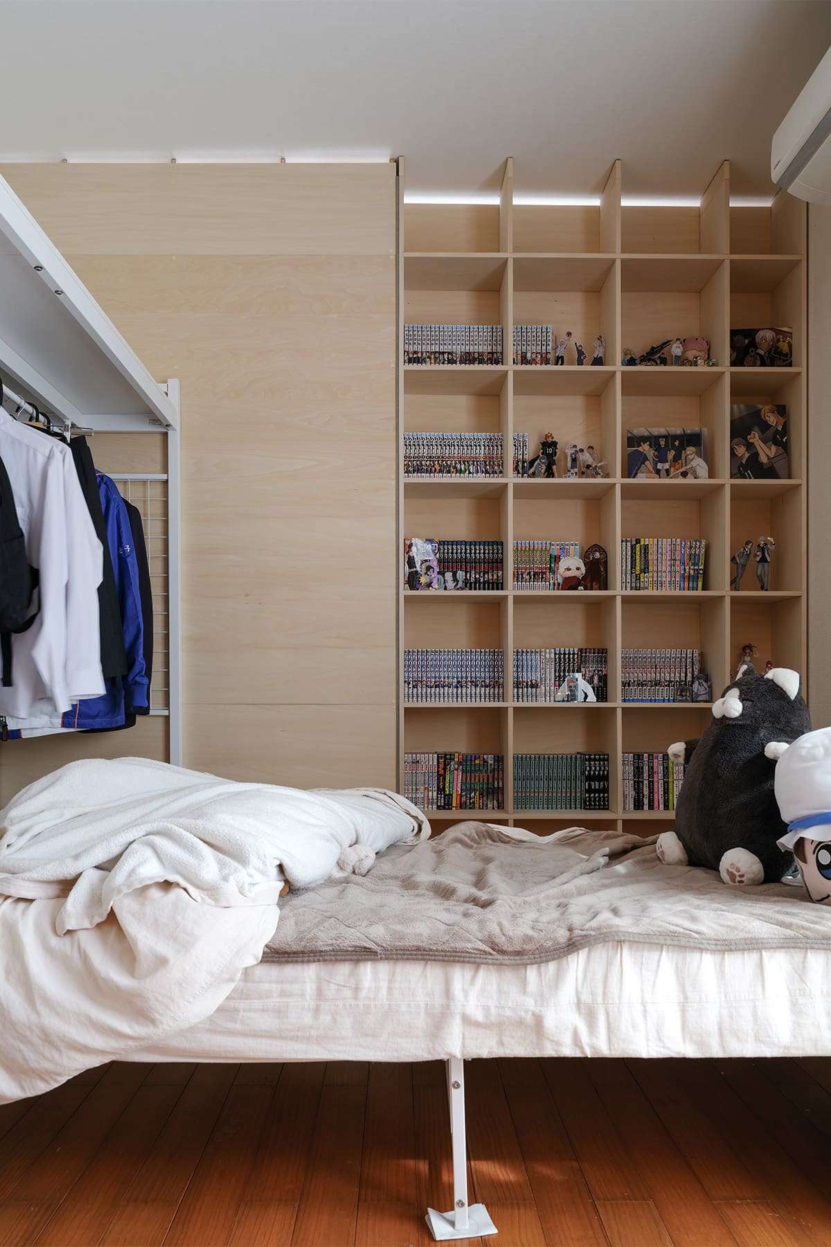 子供部屋の間仕切り本棚 - Shelf 壁一面の本棚 奥行250mm - マルゲリータお客様事例