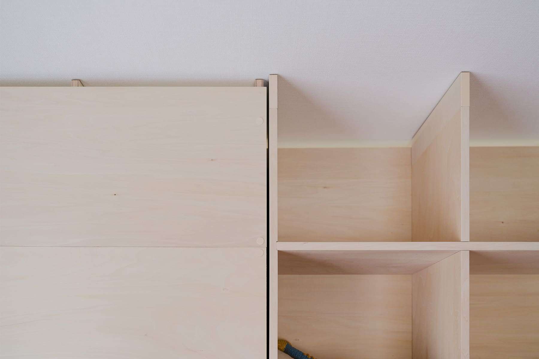 子供部屋の間仕切り本棚 - Shelf 壁一面の本棚 奥行250mm - マルゲリータお客様事例