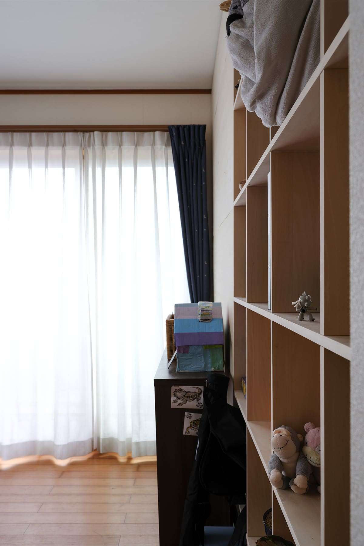 子供部屋の間仕切り本棚 - Shelf 壁一面の本棚 奥行250mm - マルゲリータお客様事例