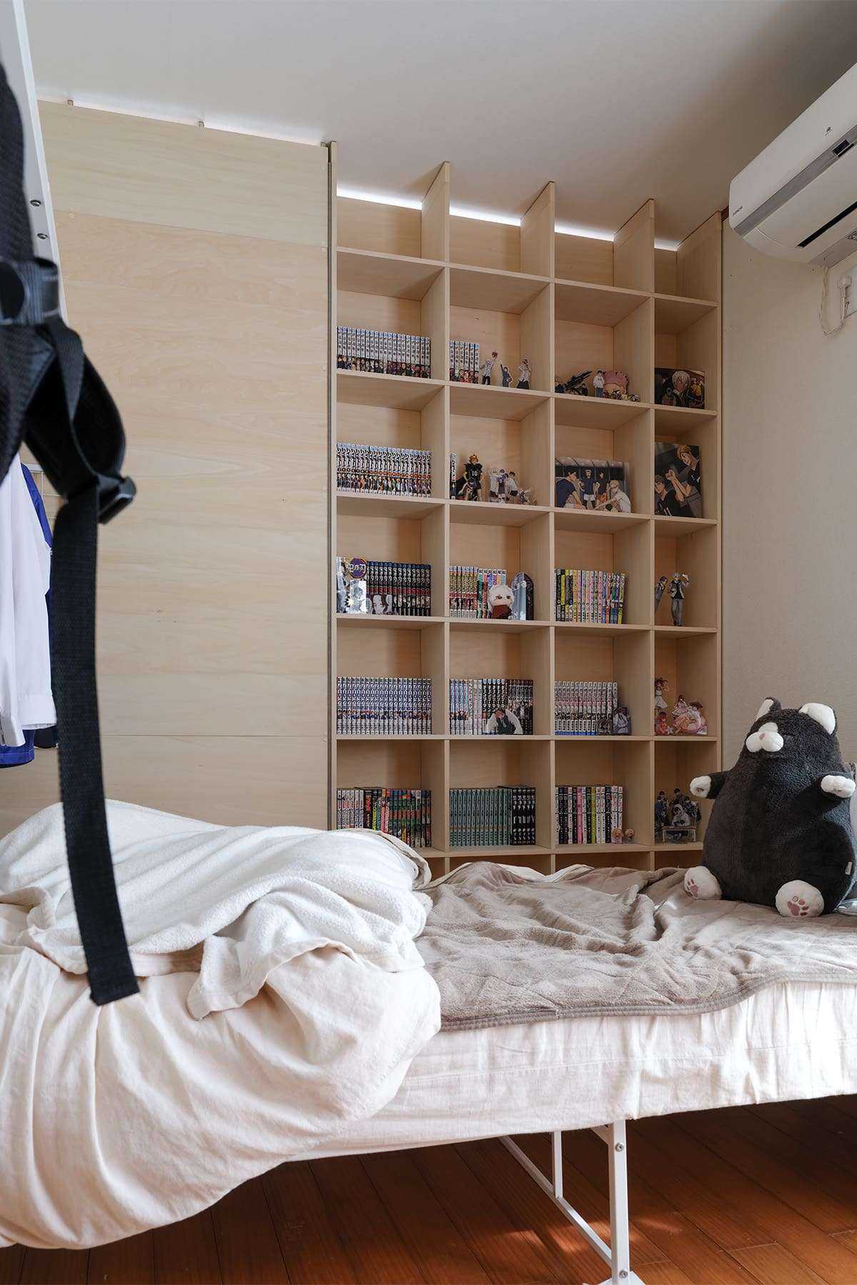 子供部屋の間仕切り本棚 - Shelf 壁一面の本棚 奥行250mm - マルゲリータお客様事例