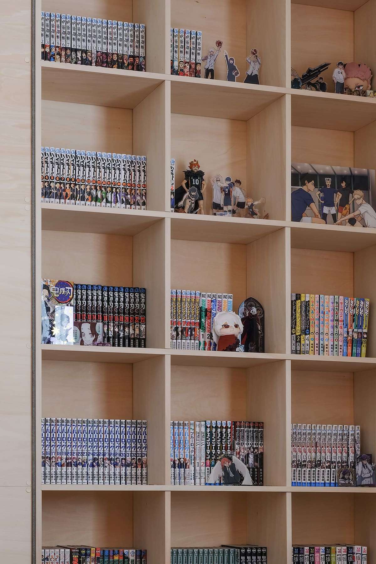 子供部屋の間仕切り本棚 - Shelf 壁一面の本棚 奥行250mm - マルゲリータお客様事例