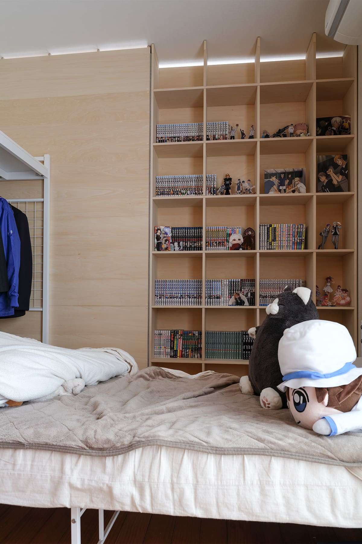 子供部屋の間仕切り本棚 - Shelf 壁一面の本棚 奥行250mm - マルゲリータお客様事例