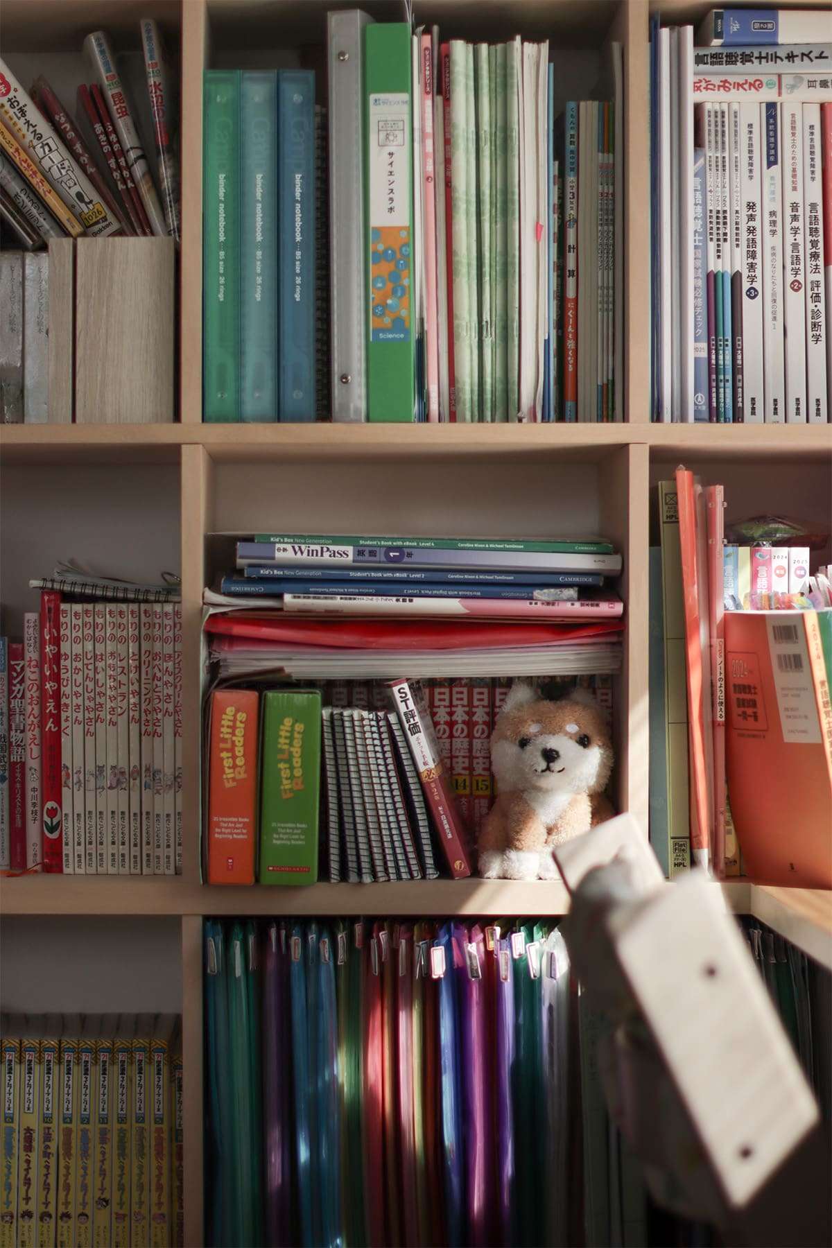 家族共用の学習スペース - Shelf デスク付き本棚 - マルゲリータお客様事例