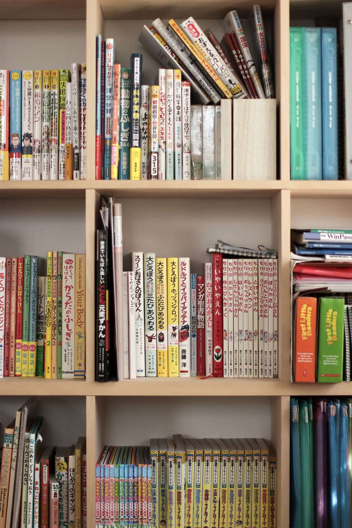 家族共用の学習スペース - Shelf デスク付き本棚 - マルゲリータお客様事例