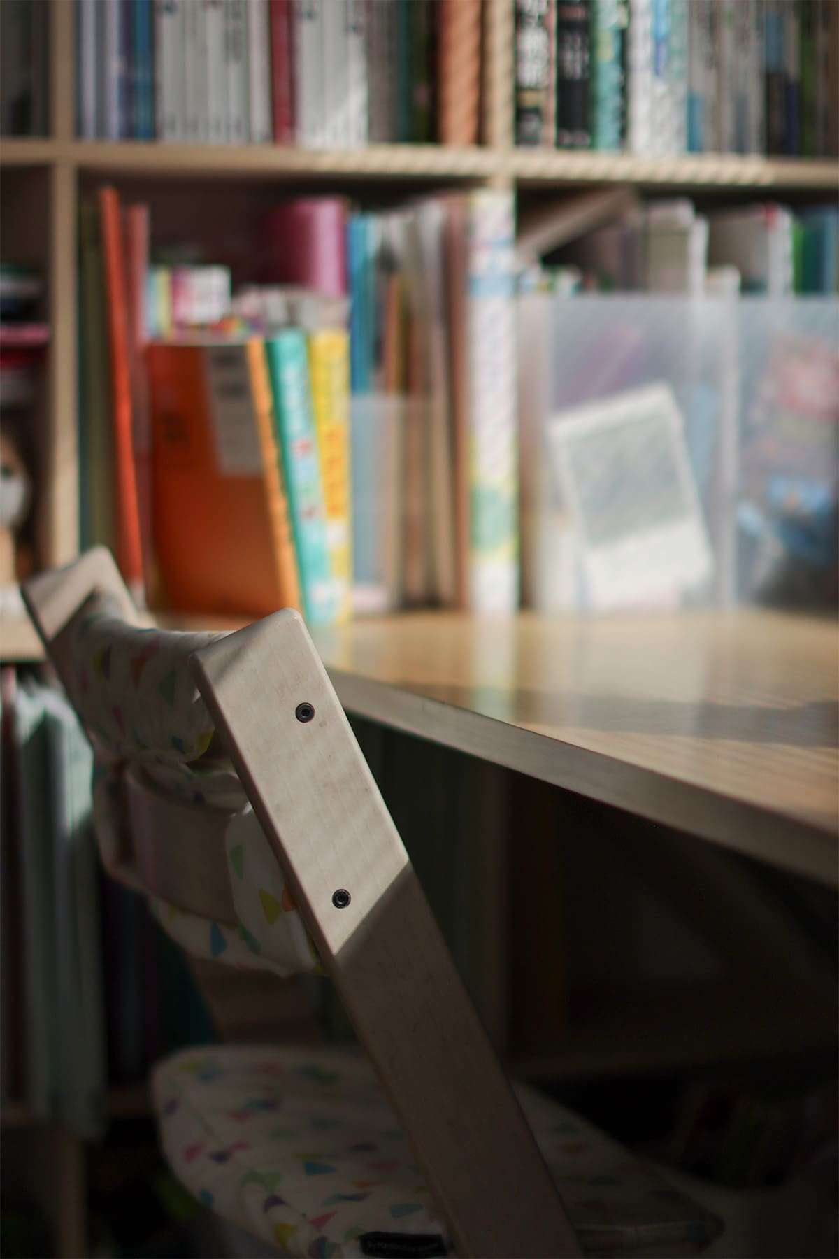 家族共用の学習スペース - Shelf デスク付き本棚 - マルゲリータお客様事例
