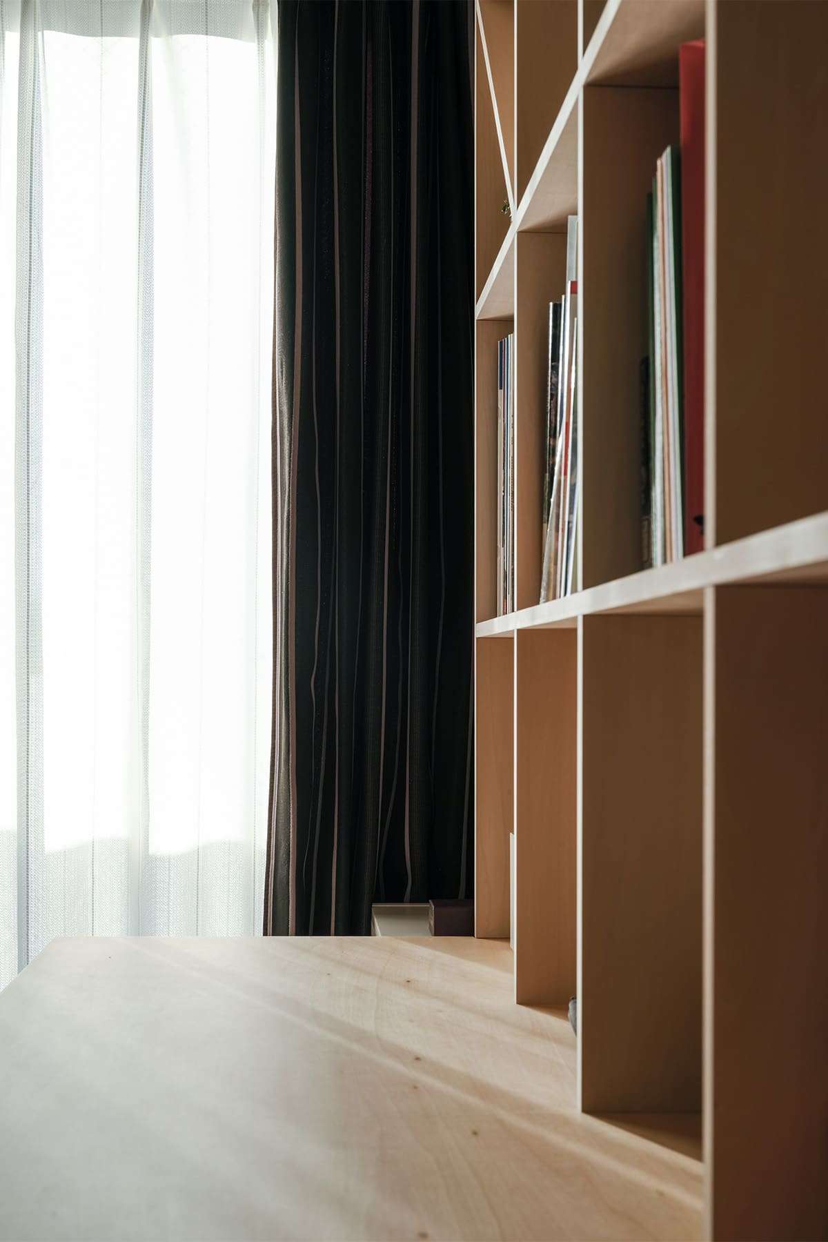 二人のお子さんの学習スペース - Shelf カウンター付き本棚 - マルゲリータお客様事例