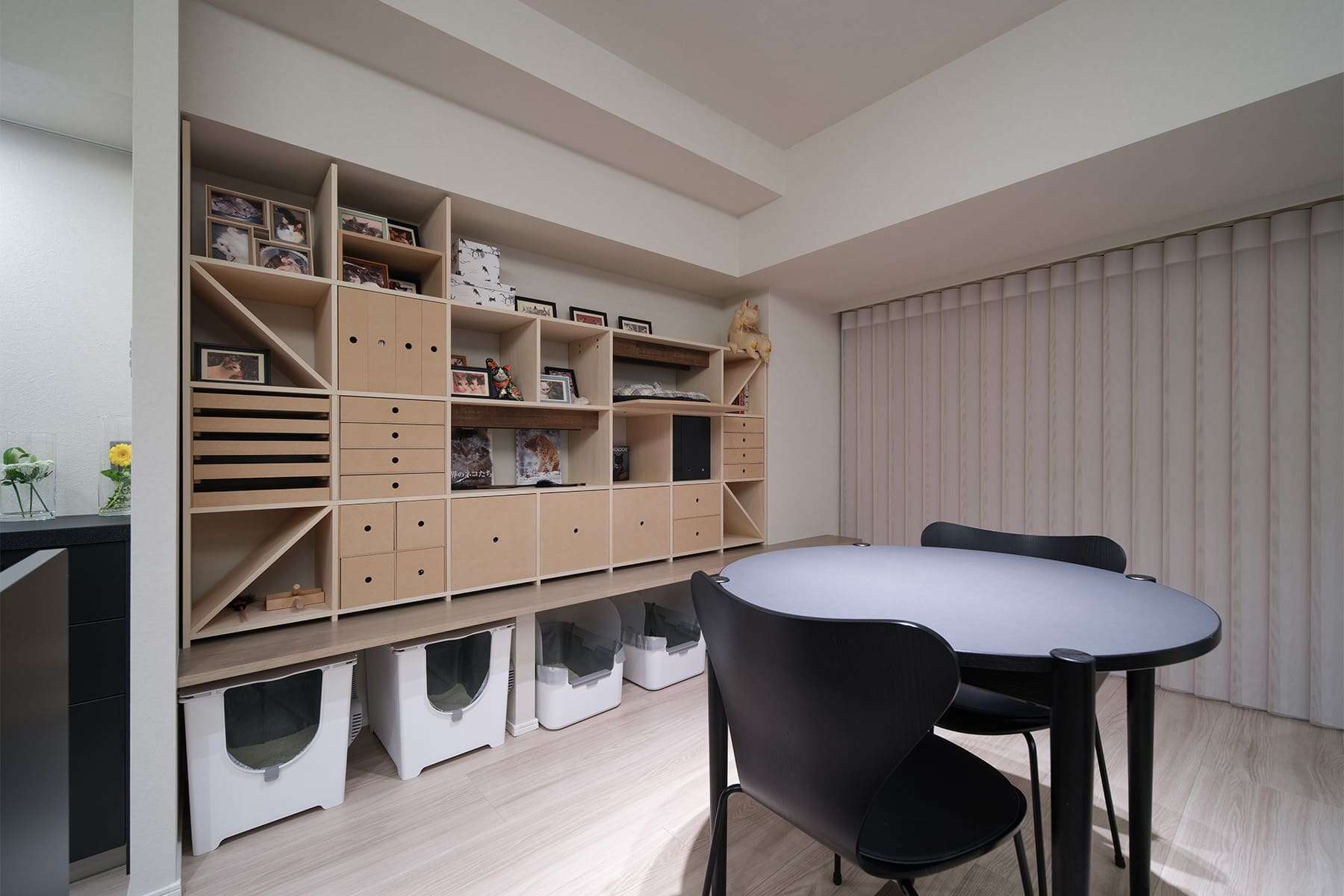 愛猫との暮らし - Shelf 壁一面の本棚 奥行350mm - マルゲリータお客様事例