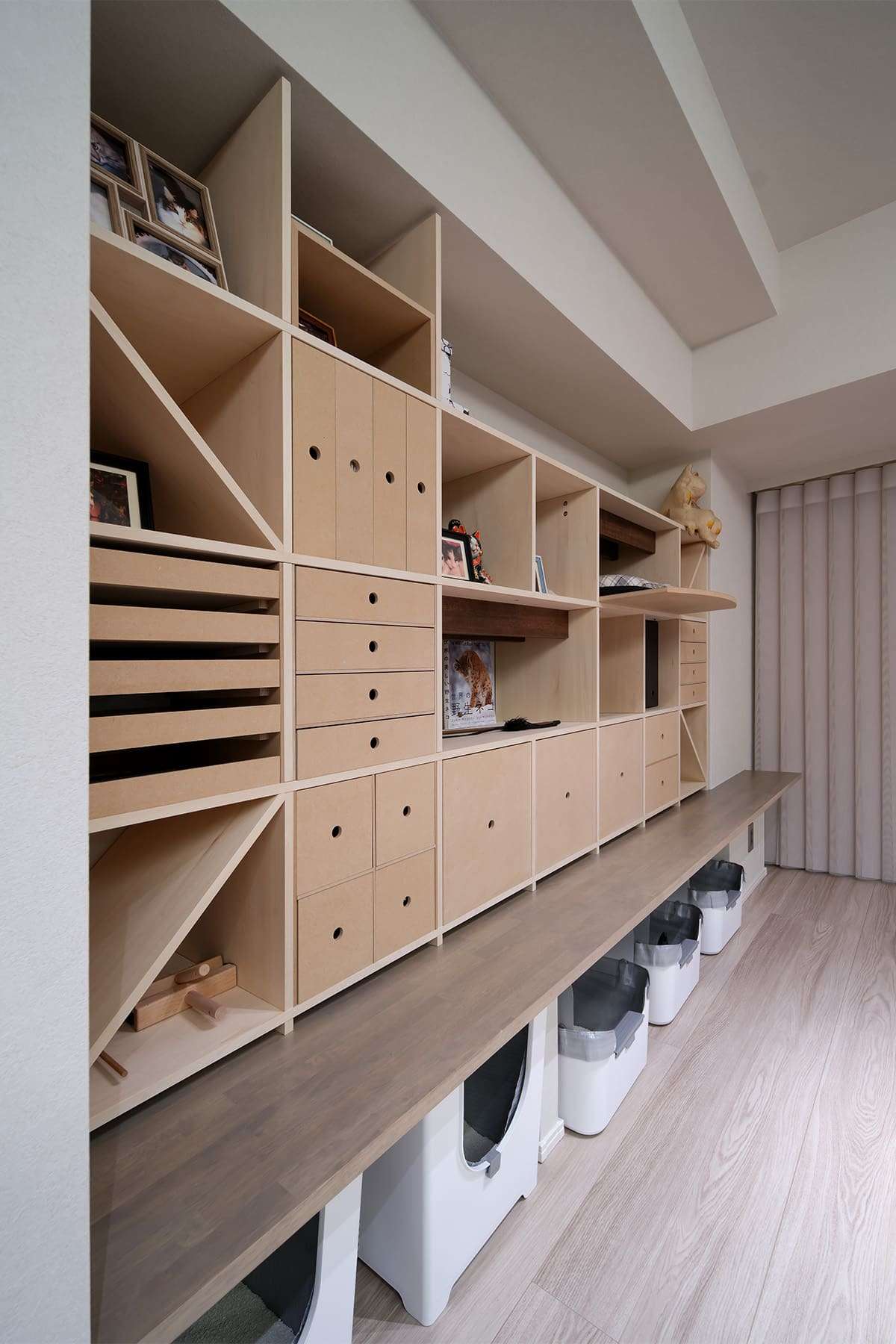 愛猫との暮らし - Shelf 壁一面の本棚 奥行350mm - マルゲリータお客様事例