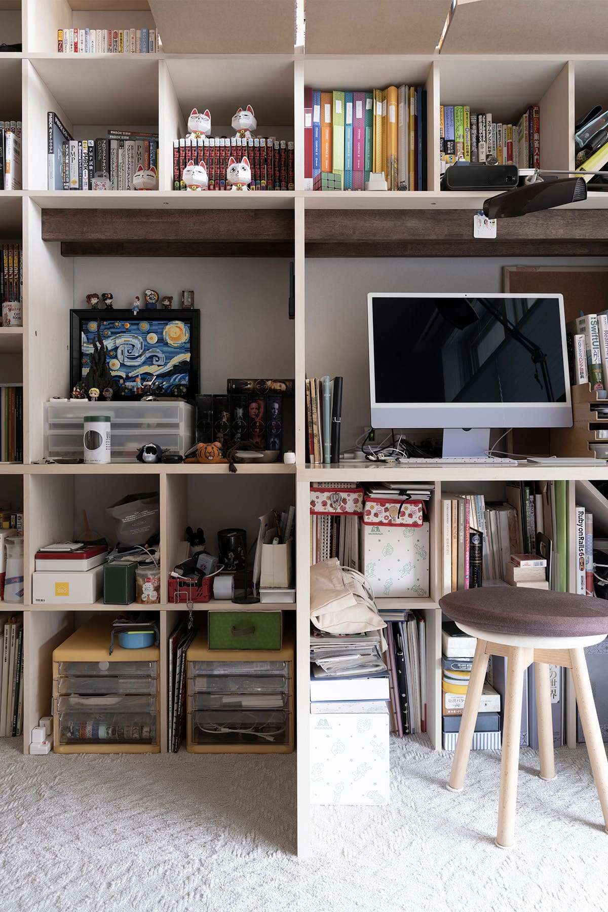 リビング収納 - Shelf 壁一面の本棚 奥行350mm / カウンター付き本棚 - マルゲリータお客様事例