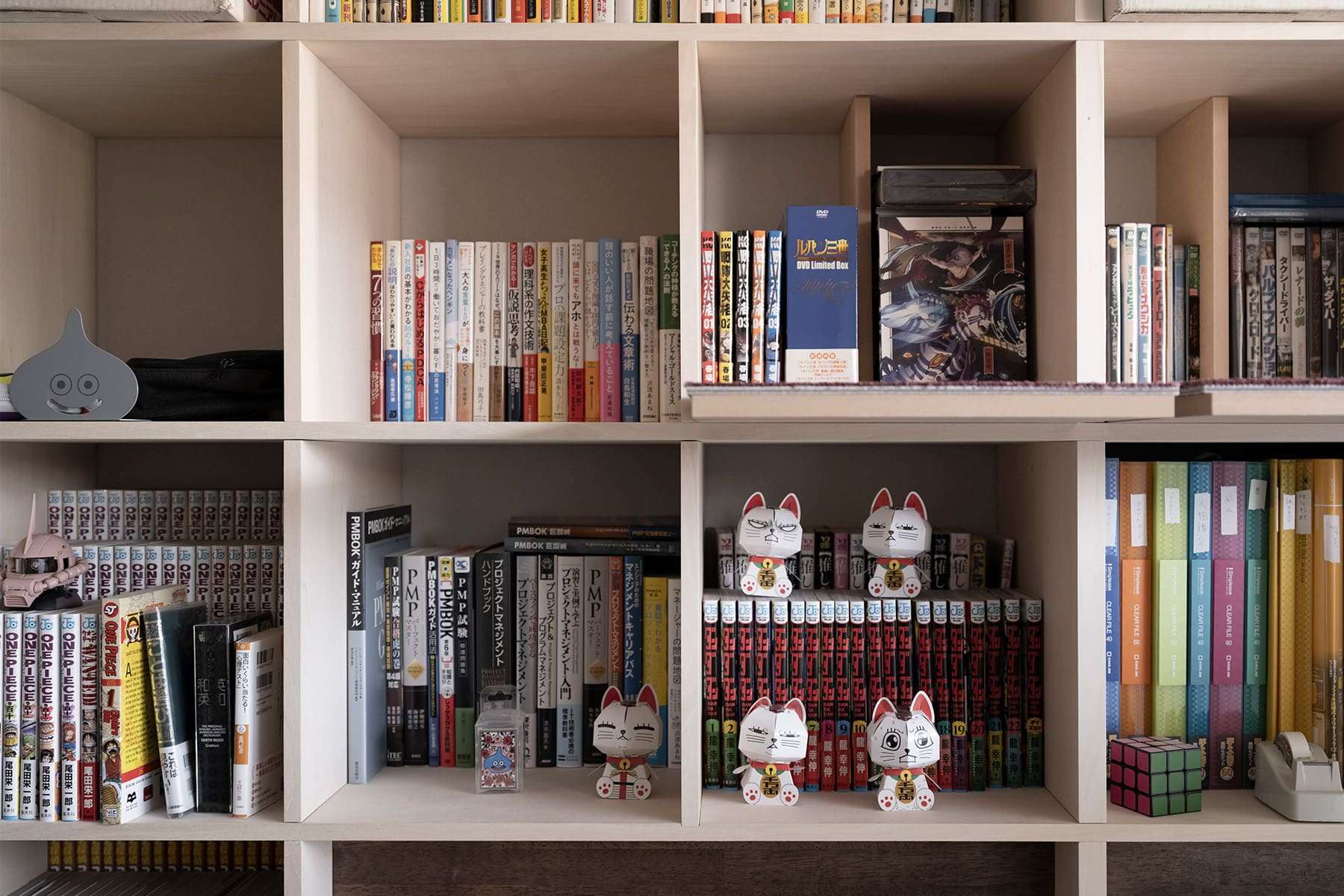 リビング収納 - Shelf 壁一面の本棚 奥行350mm / カウンター付き本棚 - マルゲリータお客様事例