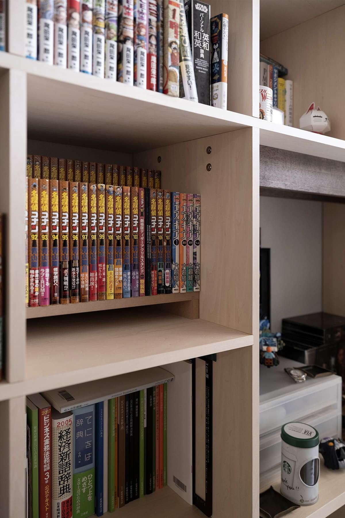 リビング収納 - Shelf 壁一面の本棚 奥行350mm / カウンター付き本棚 - マルゲリータお客様事例
