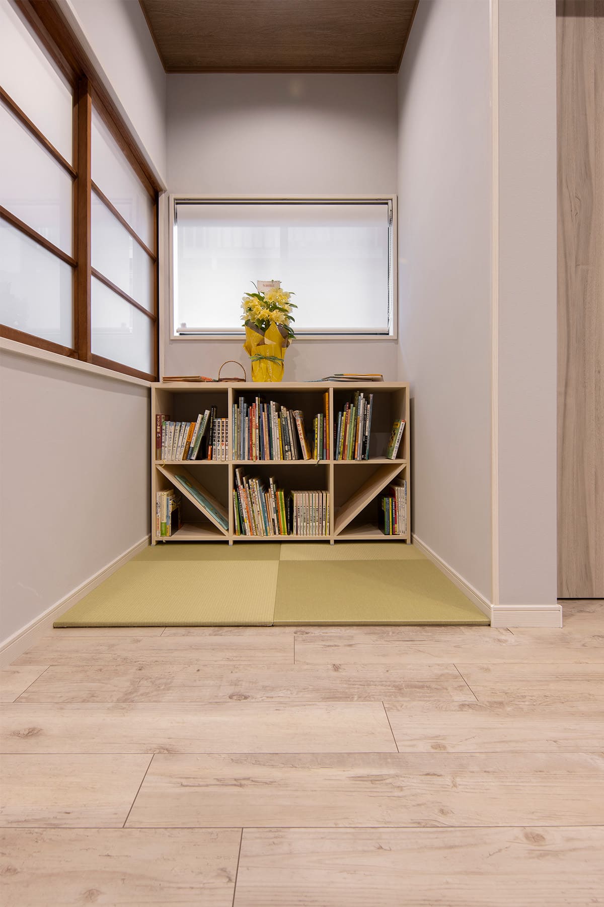 白井正雄記念館 ともす図書館 - Shelf 壁一面の本棚 奥行350 - マルゲリータお客様事例