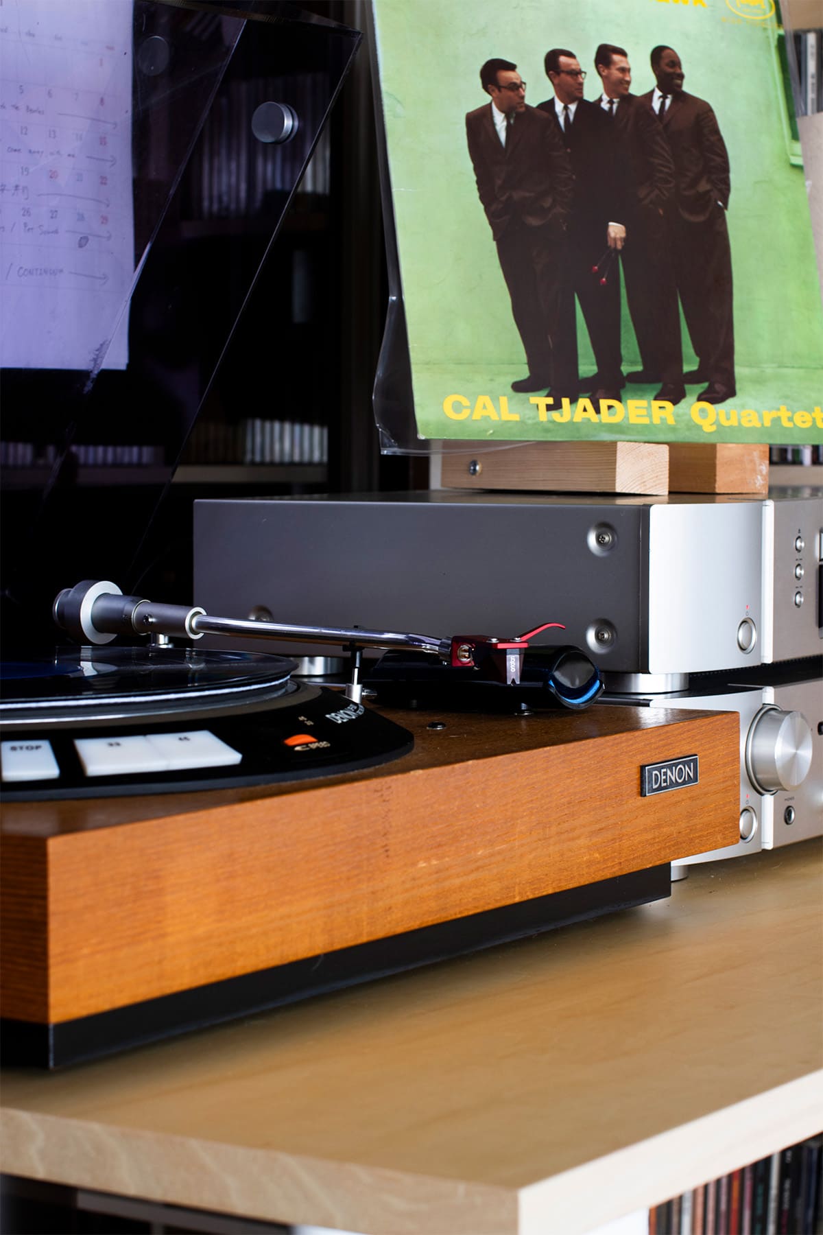 リビングのレコード棚・CD棚 - Shelf 壁一面のコミック本棚 / 壁一面の本棚 奥行350mm - マルゲリータお客様事例