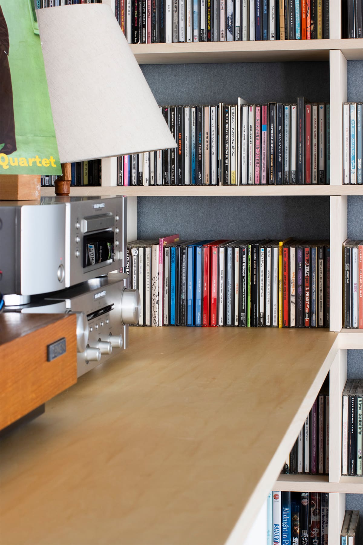 リビングのレコード棚・CD棚 - Shelf 壁一面のコミック本棚 / 壁一面の本棚 奥行350mm - マルゲリータお客様事例